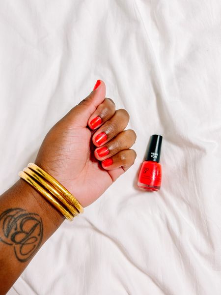 Pretty in a Coral Peachy Pink 💅🏽

This color is gorgeous and makes me wish I was near a the tropics.

Salon Perfect - Color: Tropicool Punch 

Nails, pink nail polish, pretty nails 

#LTKstyletip #LTKbeauty