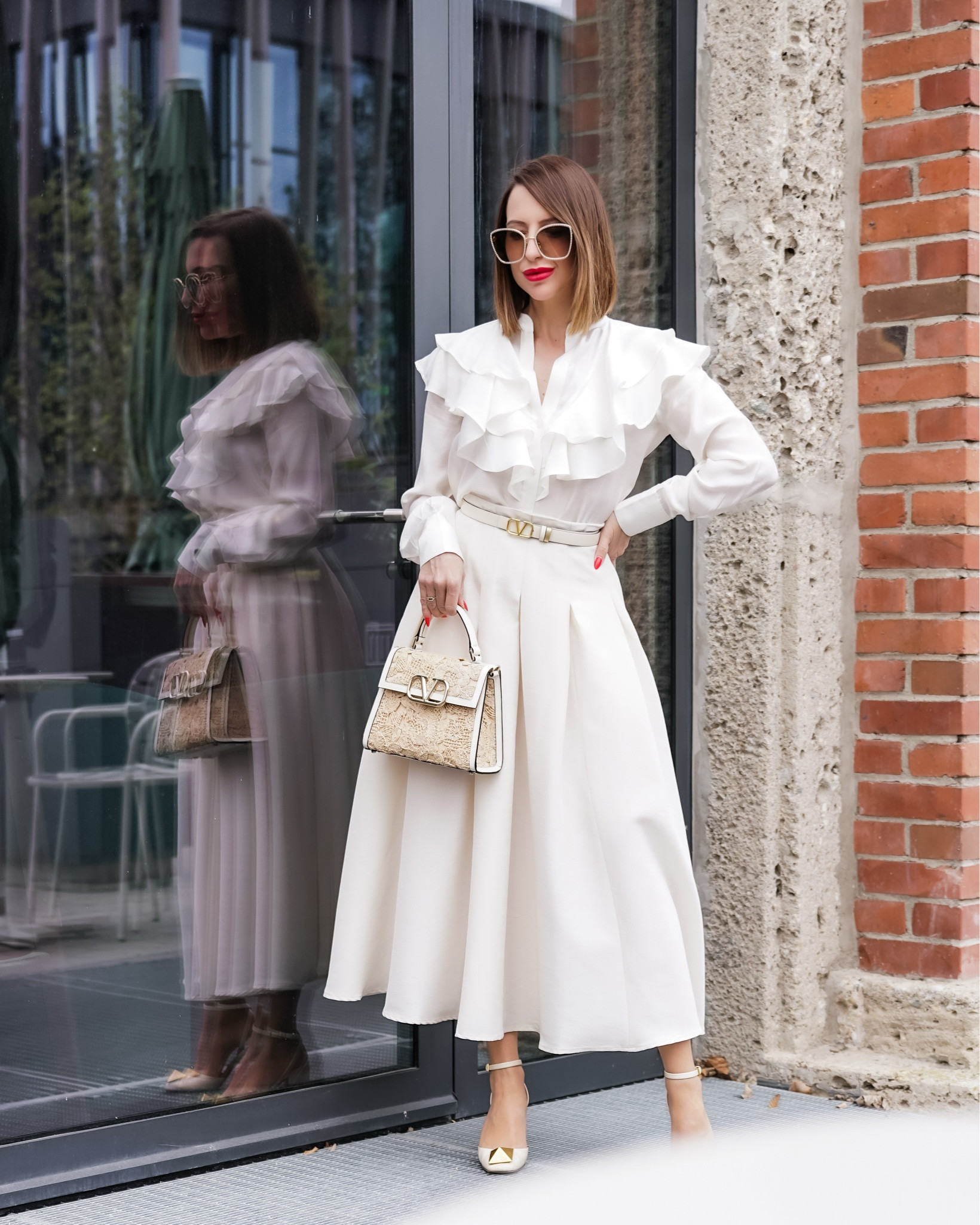 Ruffles, Pleats & Raffia - elegant whites for spring 🤍


#allwhite #midiskirt #ruffles #valentinobag #valentinobelt #whiteandgold #springlook #elegantstyle #quiteluxury 

#LTKspring #LTKdeutschland #LTKeurope