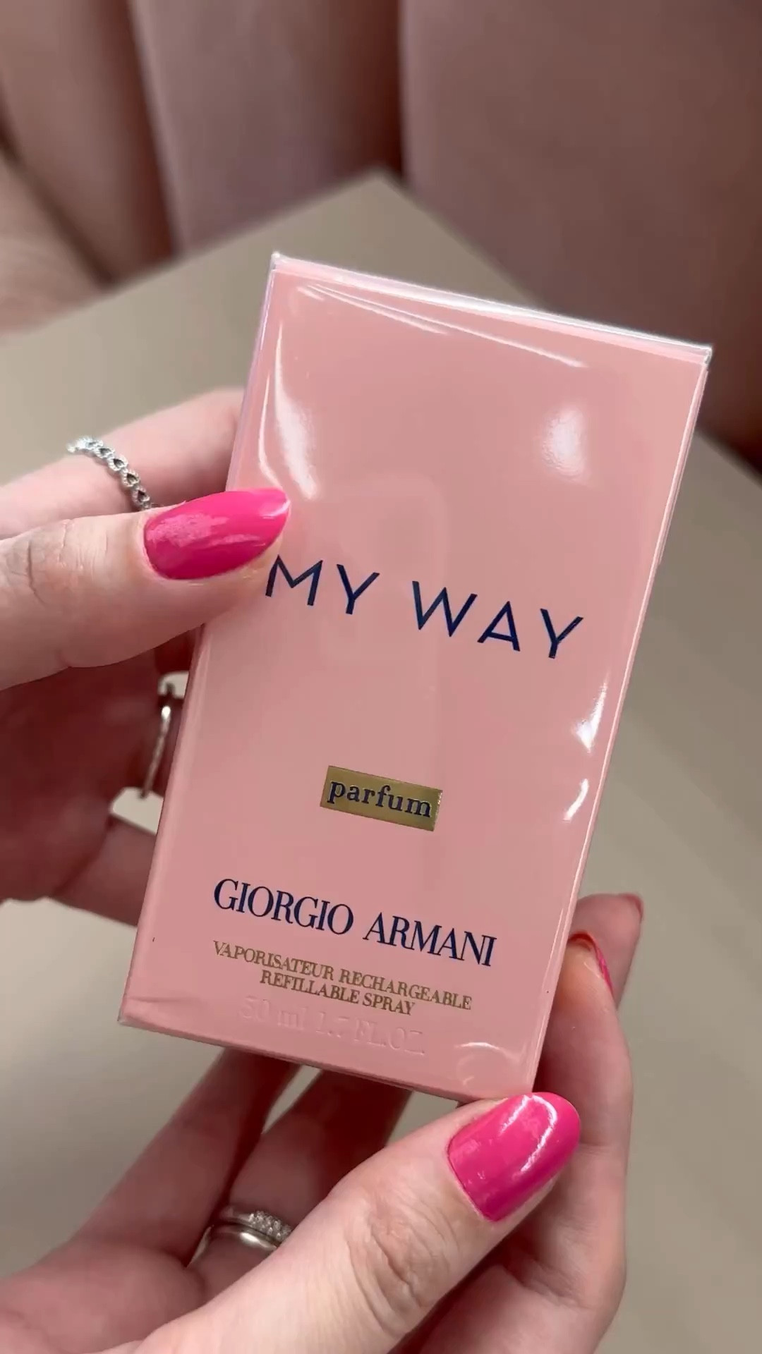 My Way Parfum de Giorgio Armani! 💙 lançado em 2023!

As notas de topo são: Flor de Laranjeira, Laranja Amarga e Bergamota da Calábria. As notas de coração são: Íris Palida, Tuberosa Indiana e Ambreta. As notas de fundo são: Almíscar Branco, Baunilha de Bourbon e Cedro.

#LTKbeauty #LTKbrasil