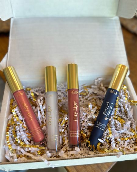 Get 15% off City Beauty products with code FSHNBLYJN15 

Makeup, lip gloss, mascaraa
