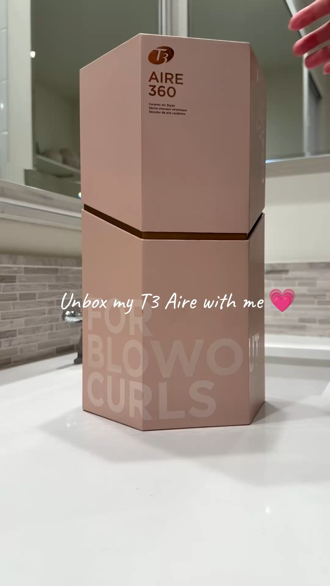 Unbox my T3 Aire 360 with me! Currently on sale for under $300 right now. I’ve been loving it 👌🏻 Definitely one of my fave purchases lately 💕


T3 Aire 360, hair dryer, hair styling, blowout hair styling, big voluminous curls, east hair styling, mom hair

#LTKgrwm #LTKselfcare #LTKSaleAlert