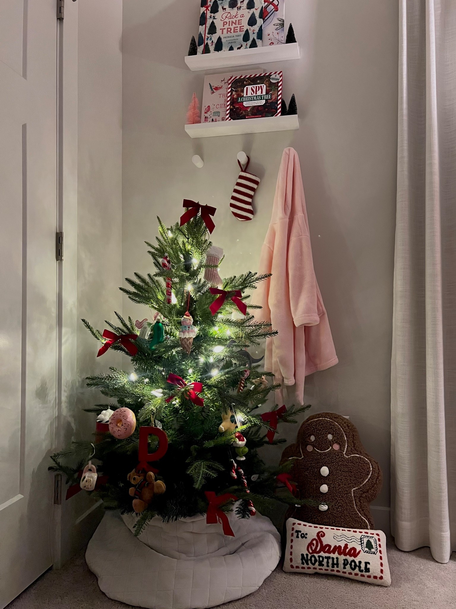 Toddler Christmas bedroom decoratChristmas

#LTKHoliday