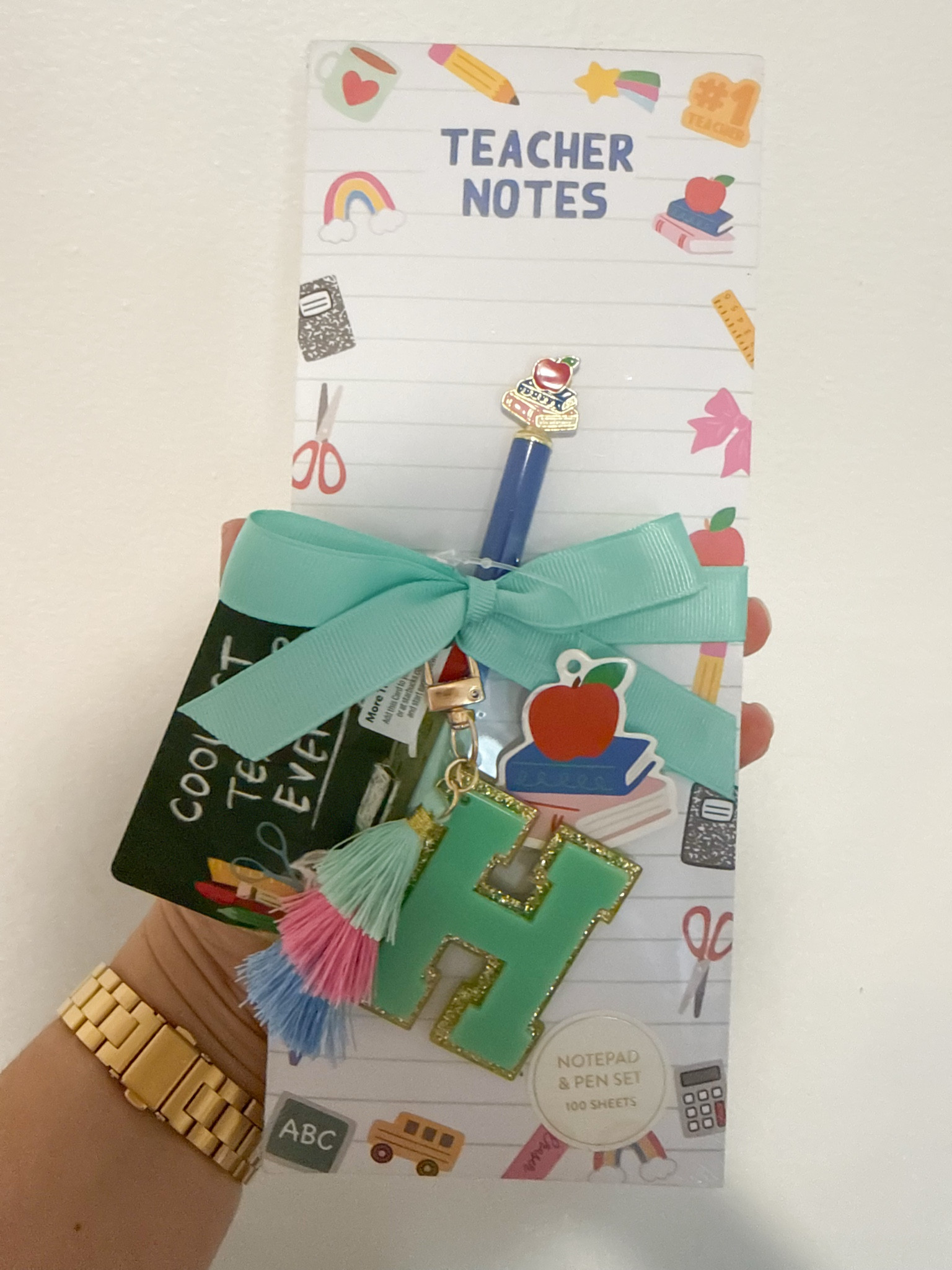 Teacher gift idea ✨Teacher appreciation week gift, gift card, notepad, keychain, teacher gifts

#LTKSeasonal #LTKmomlife #LTKKids