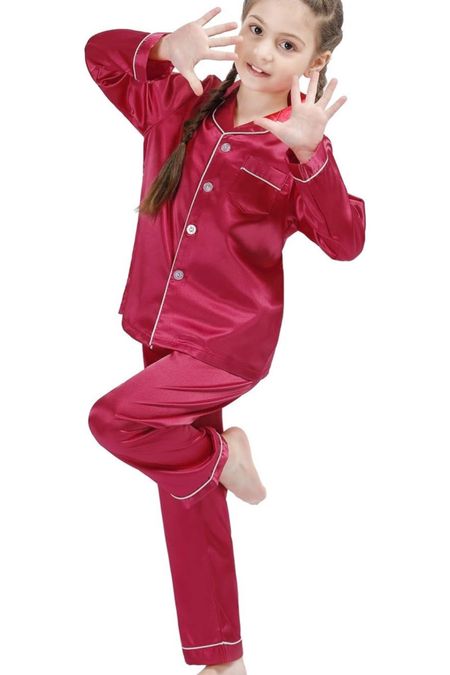 Matching mama and girls silk pajamas for the holidays 

#LTKHoliday #LTKfindsunder50 #LTKkids