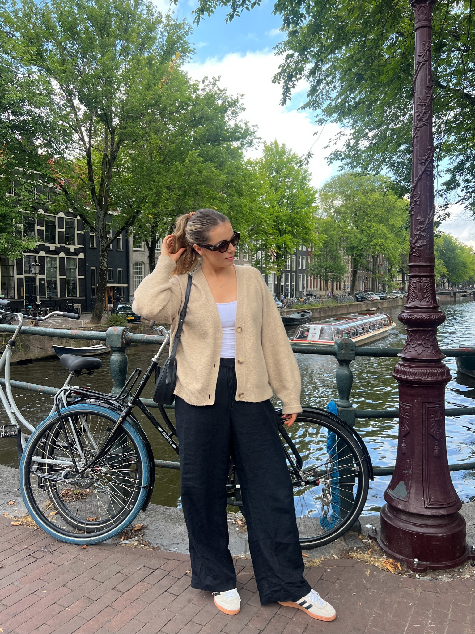 autumn feels in amsterdam 🍂 #autumnoutfit #cardiganoutfit #autumninspo 

#LTKSeasonal