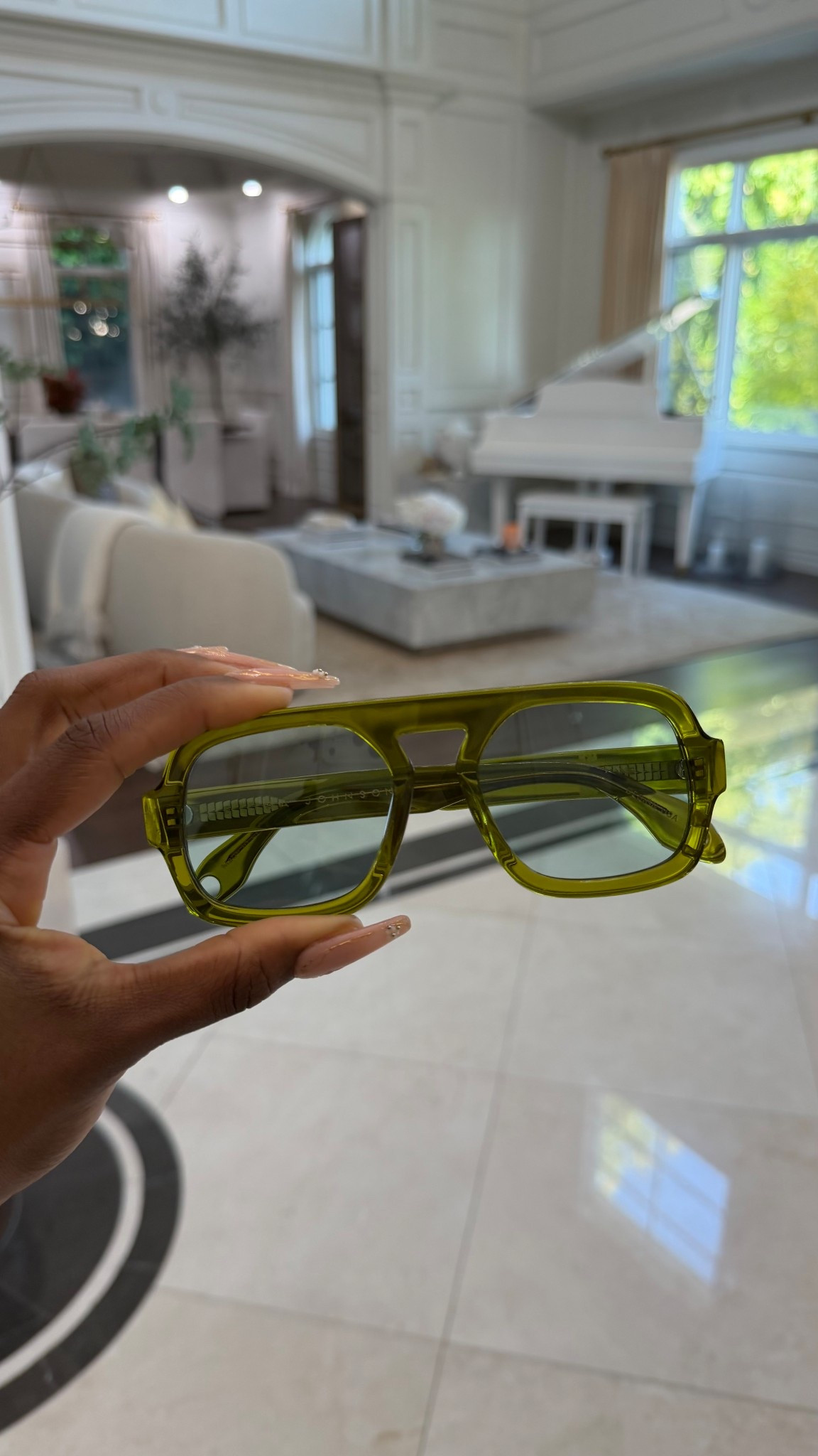 New EJ sunnies 😍

#LTKootd #LTKMothersDay #LTKgrwm