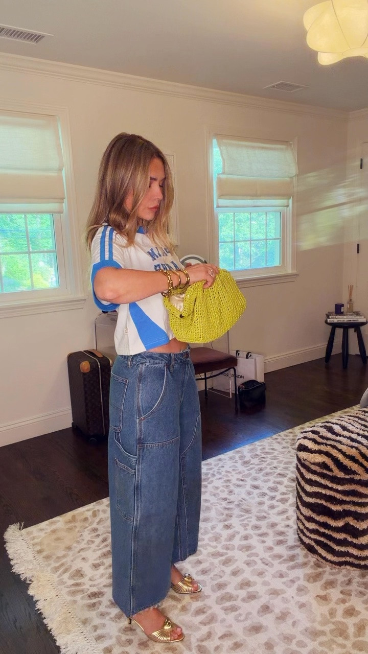 Tee small 
Jeans size 2 
Shoes tts