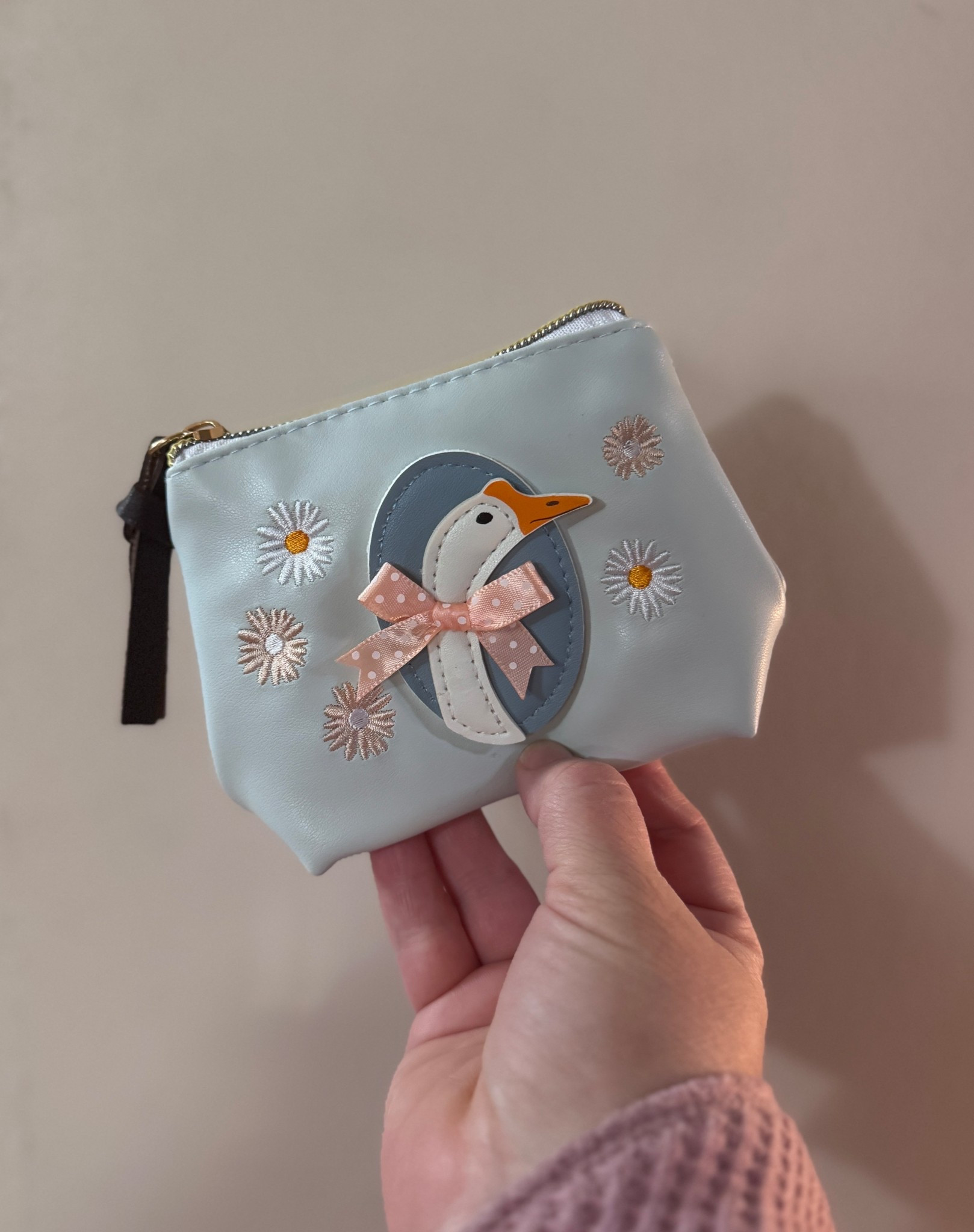 The cutest little goose zipper pouch!

#LTKBeauty #LTKmomlife #LTKSeasonal