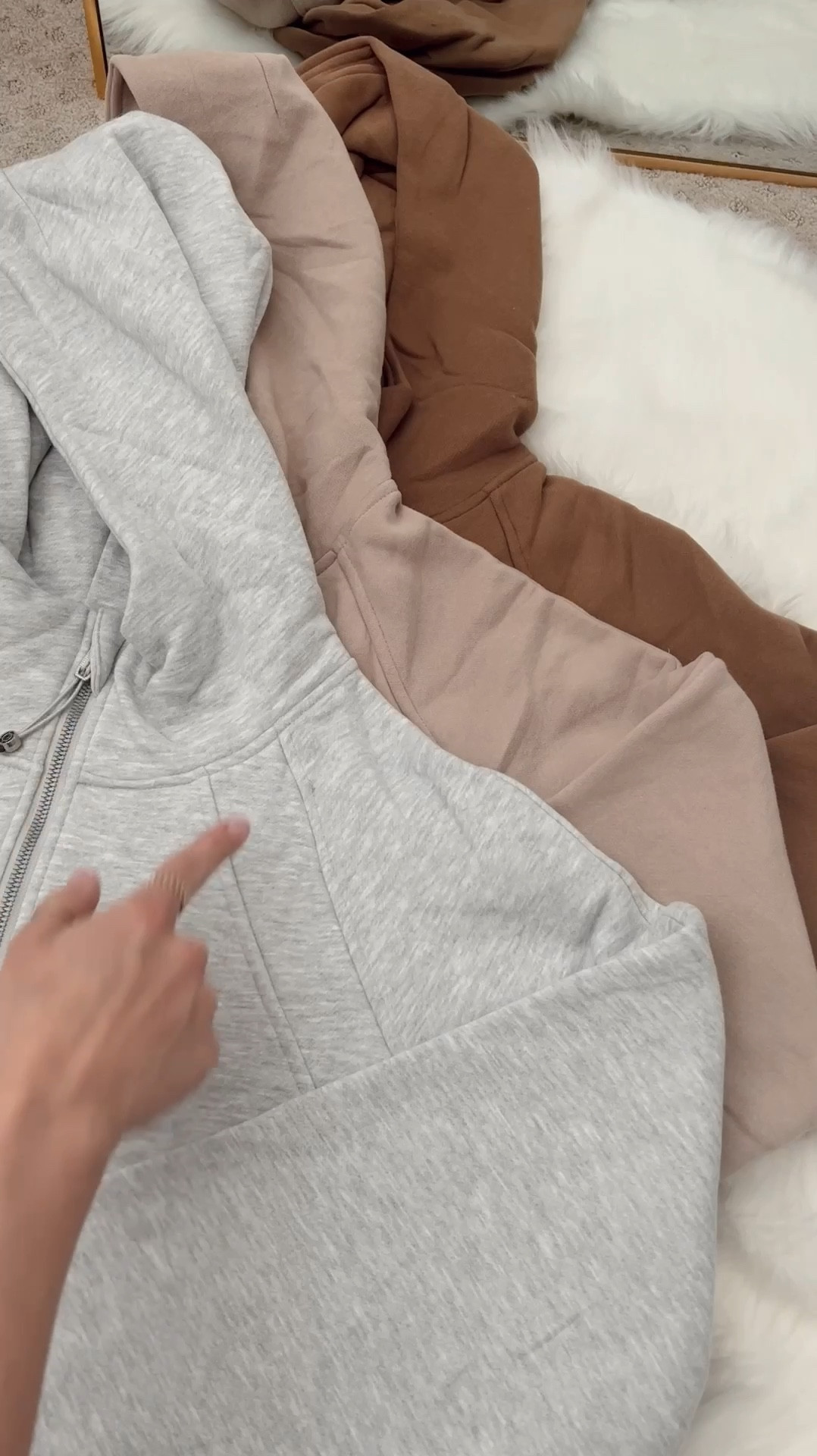 COLORS: (in order) 
🤎 Khaki 
🤍 Coffee Gray 
🩶 Gray 

Lulu lookalike for WAY less! 

#LTKsalealert #LTKstyletip #LTKfindsunder50