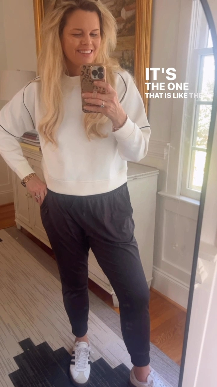 Cute cropped sweatshirts for fall outfits. Jeans are in a tall ( I usually never buy talls but wanted more length on these)

#LTKSeasonal #LTKFitness #LTKFindsUnder50
