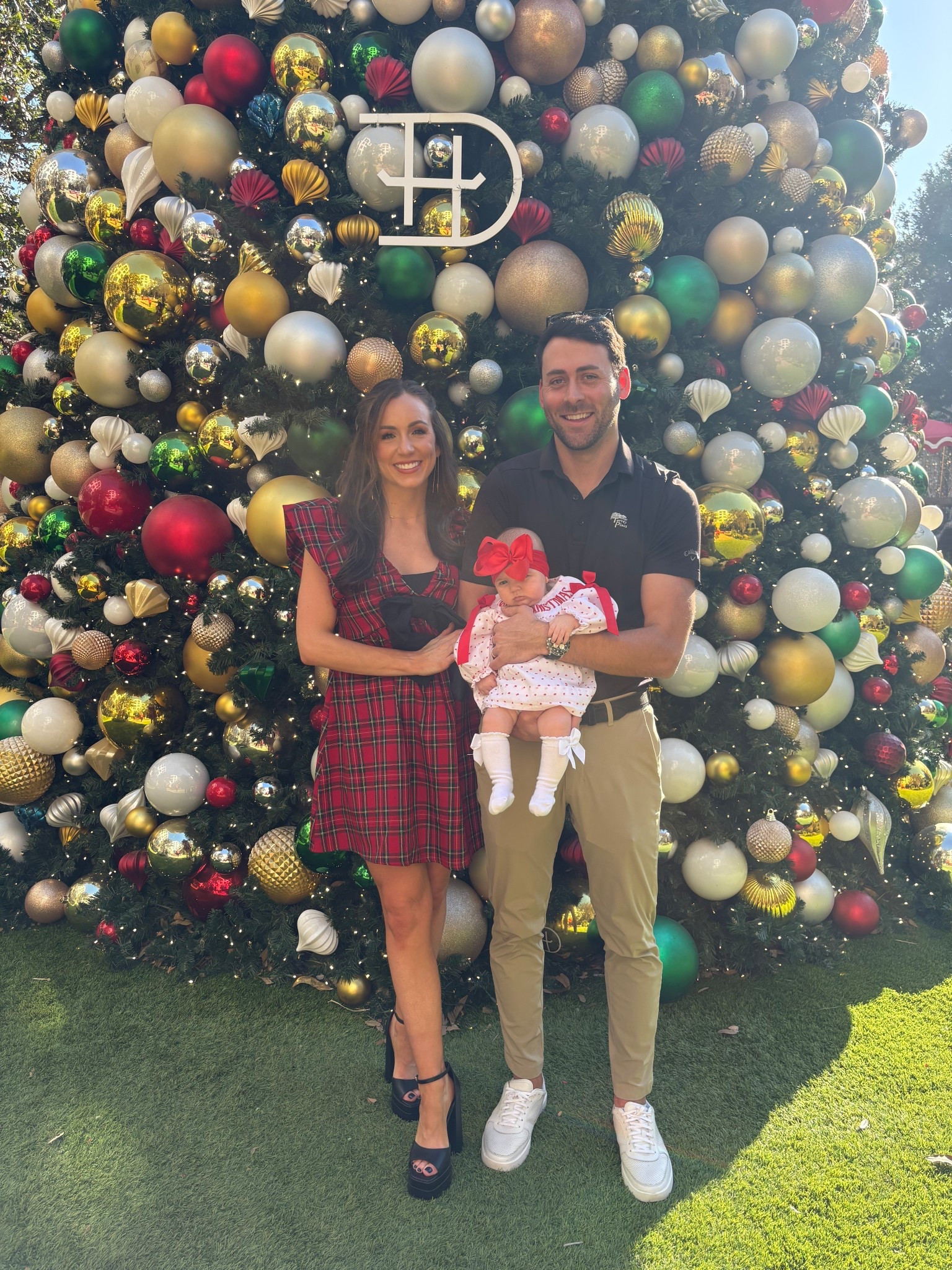 The perfect Christmas holiday dress does exist. Obsessed with all the bows and plaid lately! 

#LTKmomlife #LTKHoliday #LTKSaleAlert