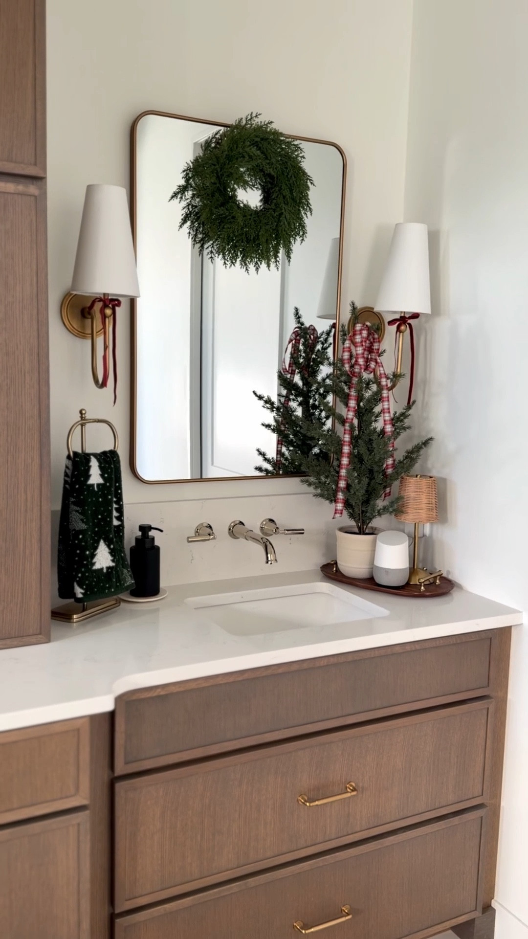 Shop our holiday bathroom! These wreaths are 25% off! I also love this tray I picked up from Target ♥️🌲

#LTKHome #LTKFindsUnder50 #LTKHoliday