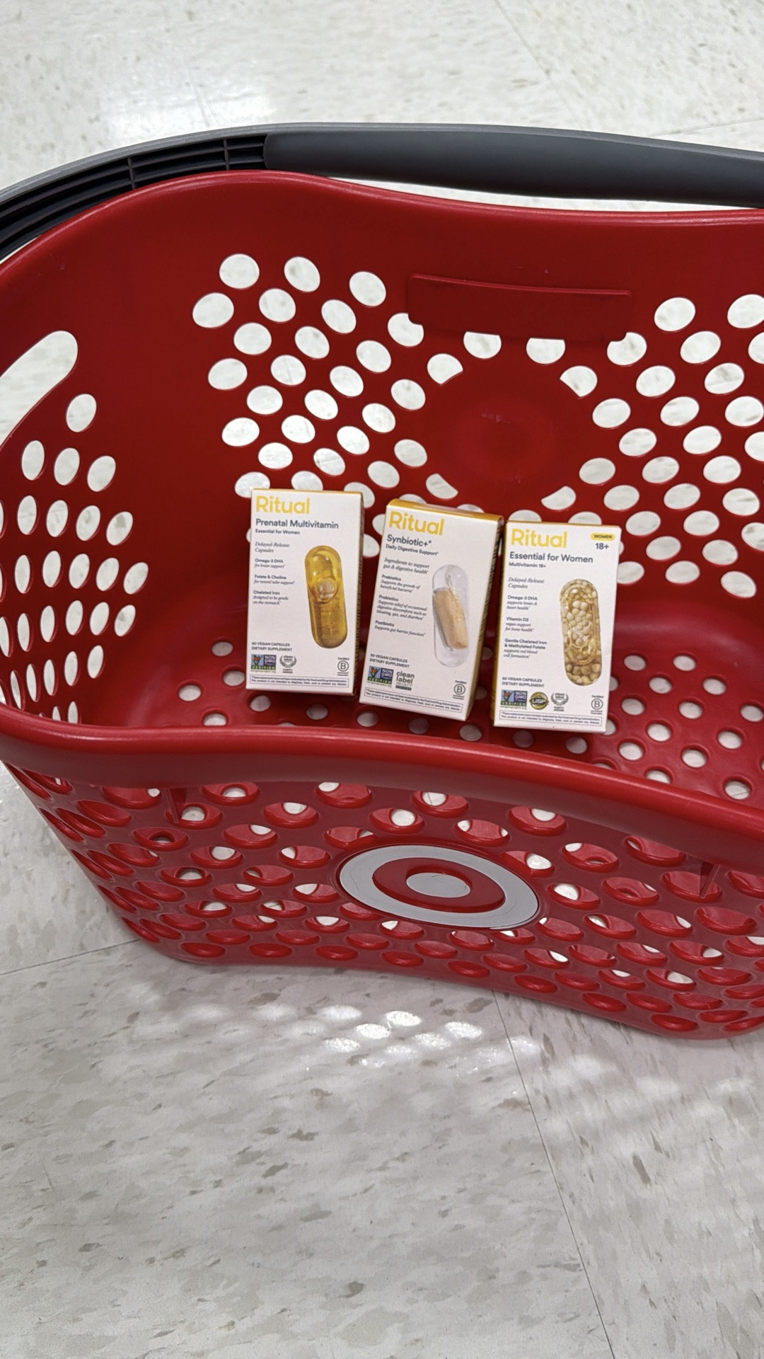 #ad healthy habits made easy, thanks to @ritual 💛 shop now at @Target! #TargetPartner #ritualpartner #target #targetwellness

#LTKActive #LTKfoodie #LTKfitnessgoals