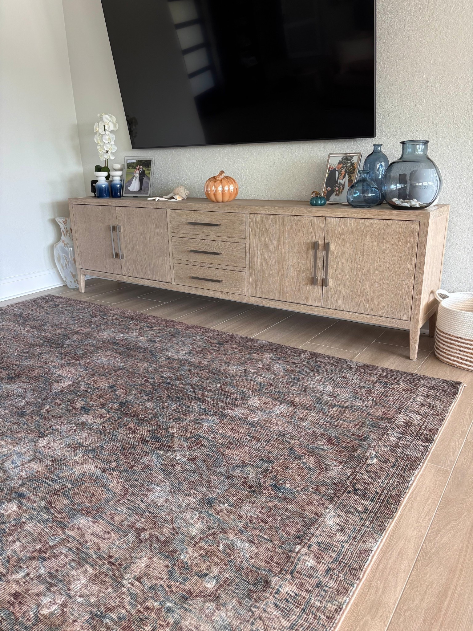 My mom’s living room rug is on sale for Black Friday at @amazon and the colors are STUNNING! I’ve included more of my Black Friday home finds below  

#founditonamazon #winterfavorites2025 #ad

#LTKSaleAlert #LTKCyberWeek #LTKHome