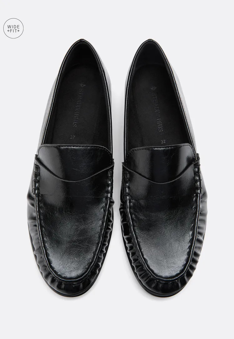WIDE FIT. Soft leather effect loafers - Women's fashion | Stradivarius United Kingdom | Stradivarius (UK)