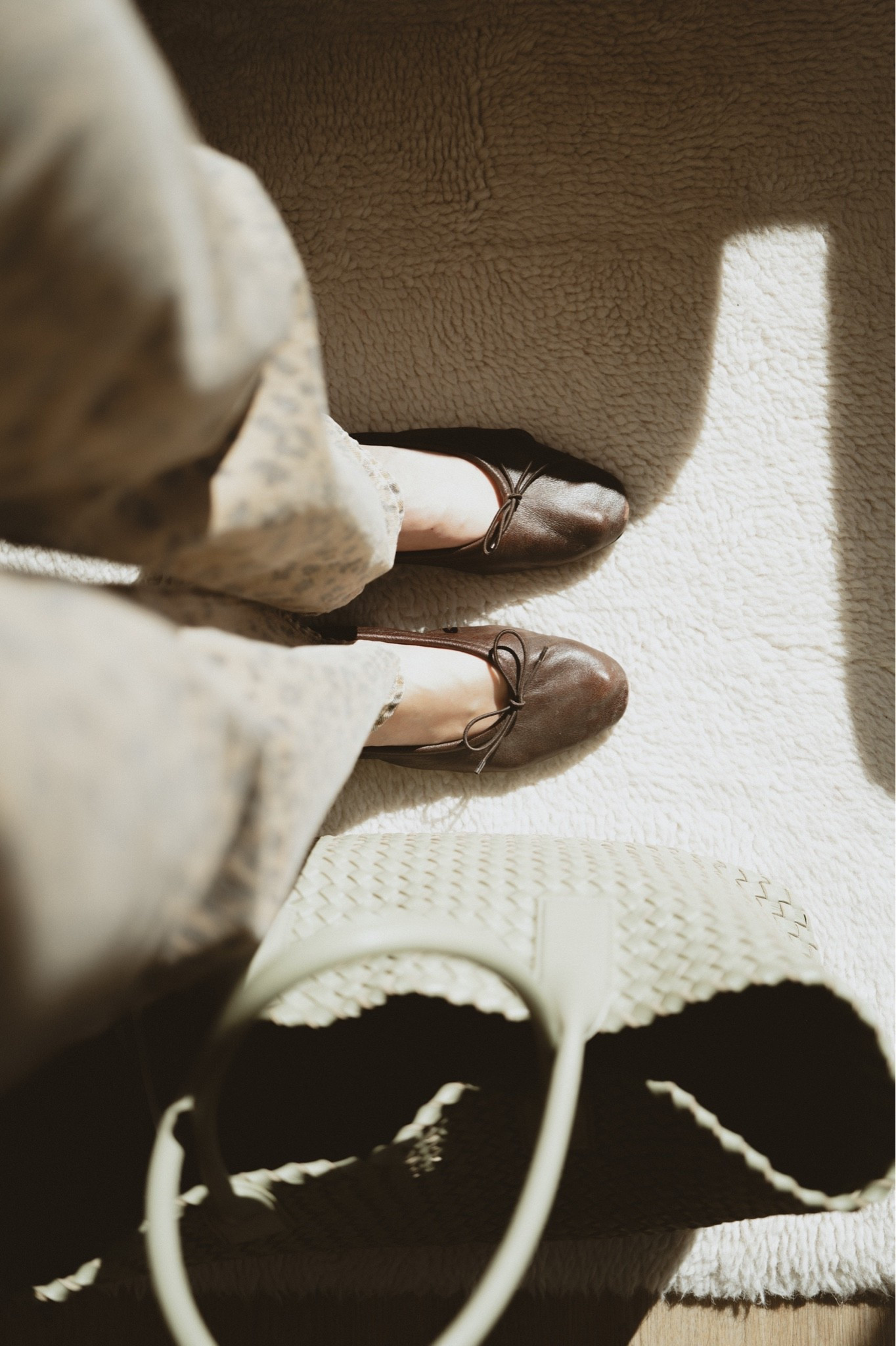 My ballet flats are dusty because I wear them so much thanks for asking 😘 
Flats: Massimo Dutti 
Bag: Bottega  Veneta 
Jeans: Citizens of Humanity 🐆

#LTKSeasonal #LTKmomlife #LTKootd