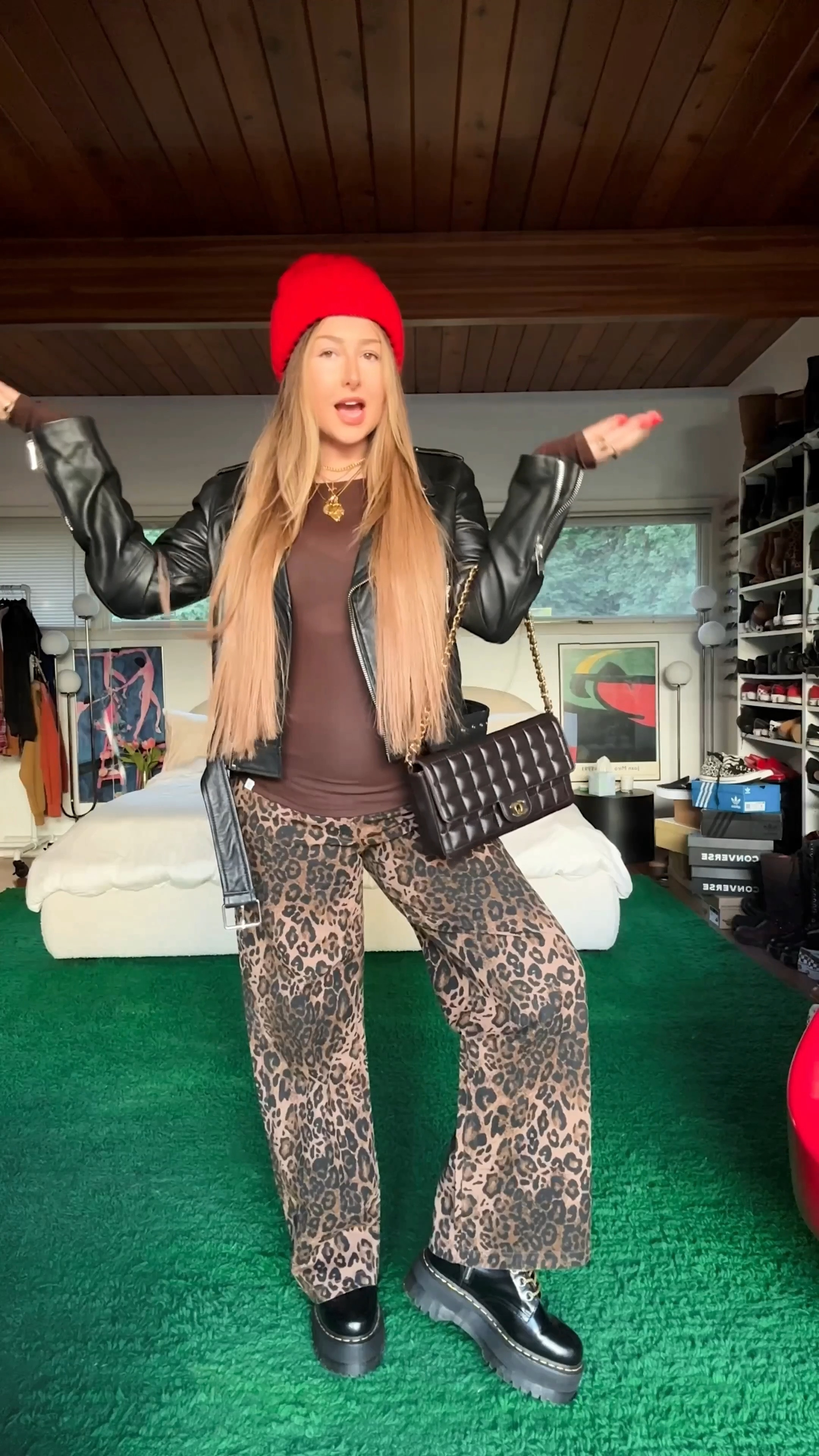 Wearing a L in the top and the jeans!❤️

15% discount code for the tops: (valid until 11.19) C202LOVE15

#LTKBump #LTKFindsUnder50 #LTKSeasonal