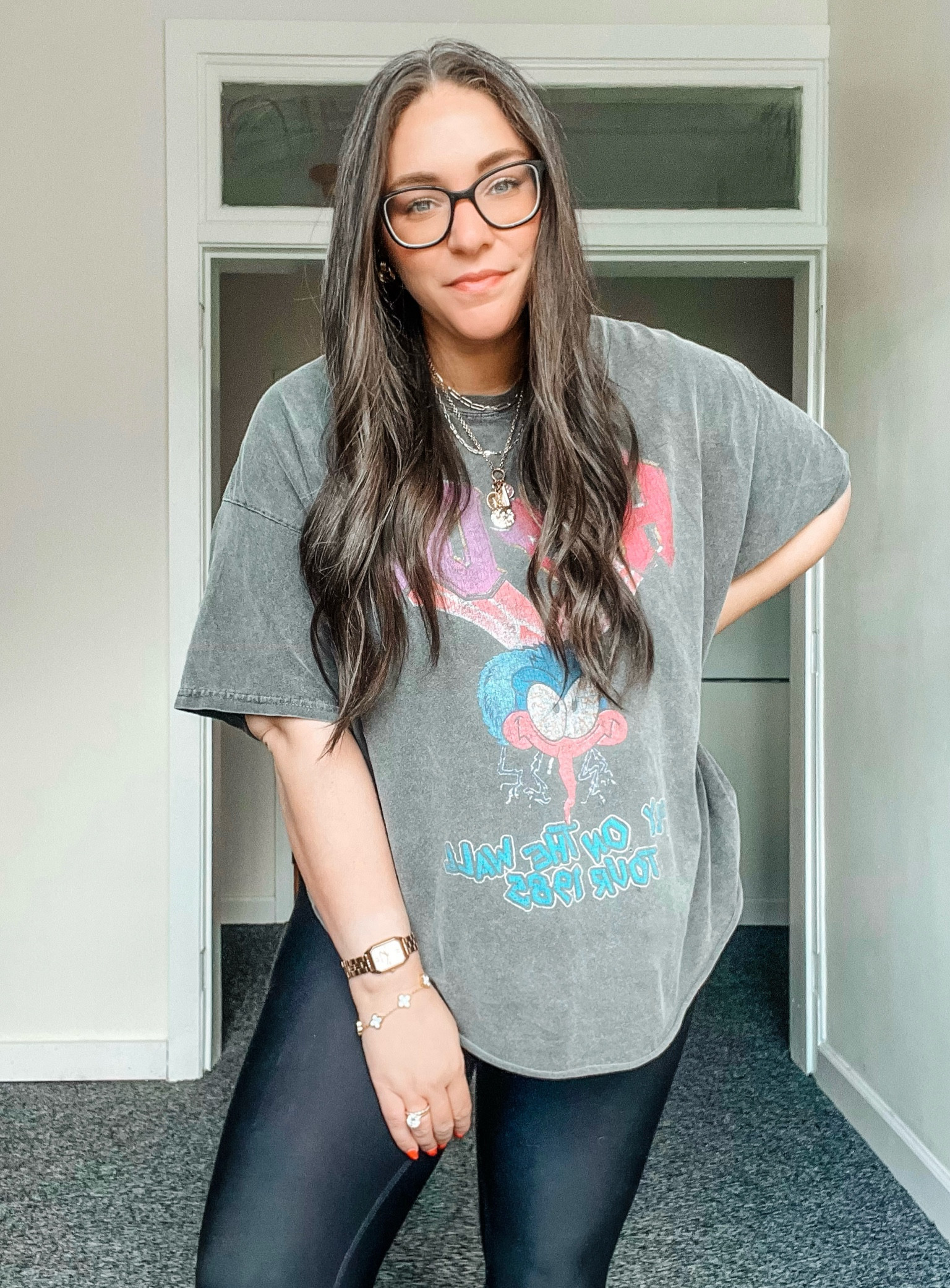 Graphic tee and leggings is always the right choice! 💁🏻‍♀️

Shirt: XL for oversized fit
Leggings: M (fit tts)


#LTKMidsize #LTKFindsUnder50 #LTKPetite