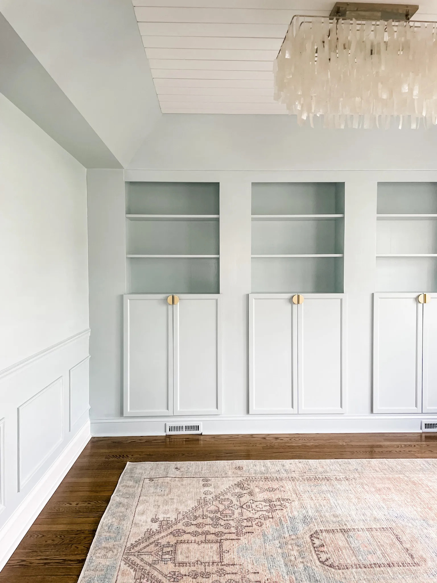 We transformed our dining room into my home office using Billy Bookcases from Ikea.

IKEA Billy bookcase, capiz chandelier, area rug, pastel area rug, coastal chandelier, west elm chandelier, built-in bookshelves, gold half moon handle, cabinet hardware, warm gold pull, gold Knob, machine washable rug, Target area rug, neutral decor, woven sea grass basket, tall woven round basket, wicker basket, home office decor. West Elm, Target, Amazon.

#homeoffice #amazon #target 

Get the full details on this IKEA hack Billy bookcases on heatherkrout.com

#LTKFind #LTKstyletip #LTKhome