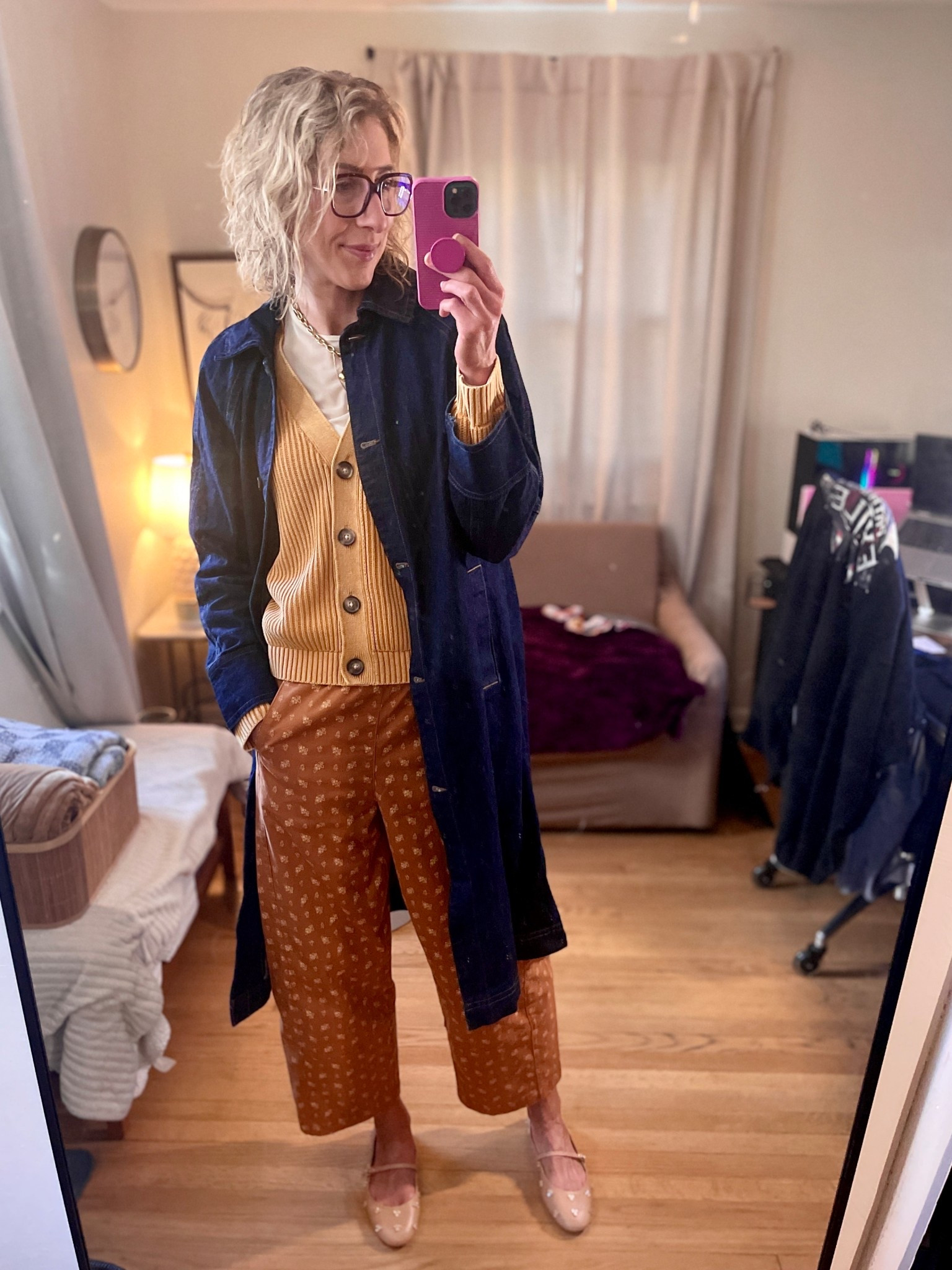 What I’m Wearing Today
These Anthro barrel pants are sold out, but I linked a super similar pair from Pilcro that are an extra 50% off right now 👀.
It finally cooled down enough for this denim trench coat from Old Navy — such a good piece if you like a relaxed fit. I’m in a small tall and it’s definitely oversized (in a good way).
Layered with this cotton shaker-stitch boyfriend cardigan, also Old Navy, and finished with the studded Mary Jane flats from Stuart Weitzman — 78% off at Nordstrom Rack!
#falloutfitideas #tallstyle #tallfriendlyfashion #oldnavystyle #pilcro #barrelpants #denimtrenchcoat #maryjaneflats #ltkfallfashion


#LTKShoeCrush #LTKTall #LTKSaleAlert