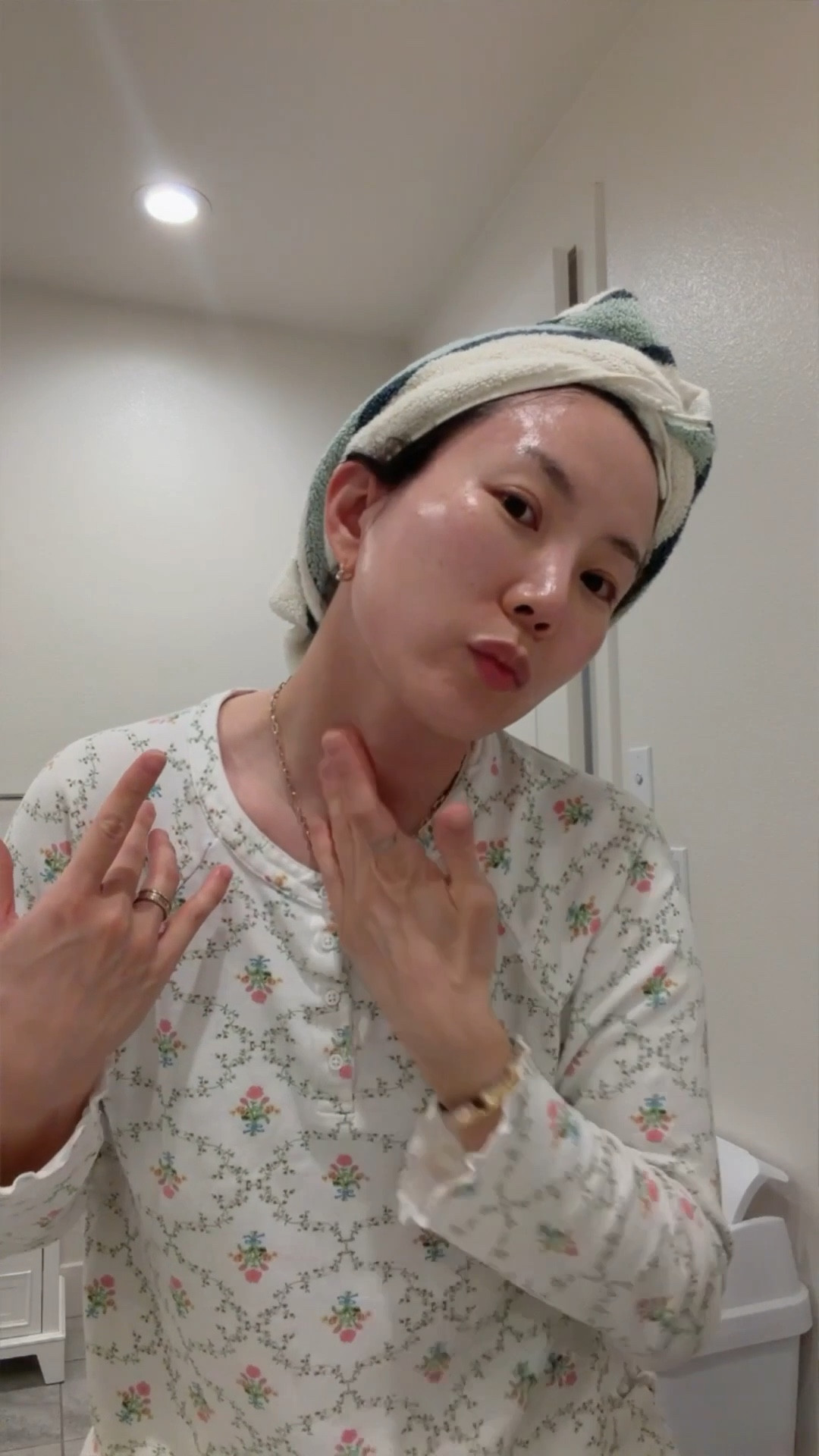 night lifting routine✨
lifting ampoule kit 45%off now!
and use 25%off code MRSRIVER for lifting massage band!

#LTKBeauty #LTKgrwm #LTKselfcare