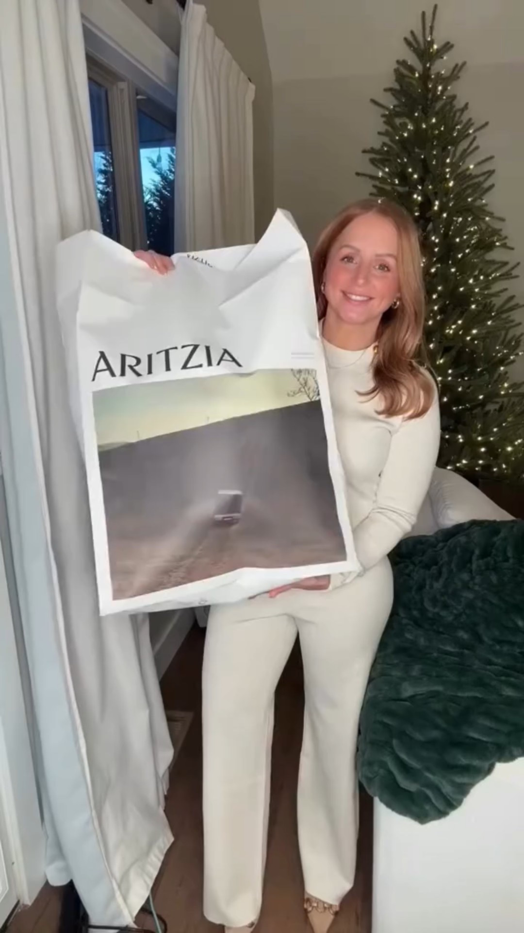Huge Aritzia sale right now!!


feel like I found the most perfect winter coat 🤎yes, yes I did! write “COAT” below for the exact details sent to you! plus this version is constructed with Hi Gloss, water repellent and wind resistant taffeta from FRANCE with a glossy finish and a soft feel! It lasts and actually keeps you warm 🤎🧸😍 #cozy #coat https://liketk.it/5xlCy

#LTKGiftGuide #LTKdayinmylife #LTKHoliday