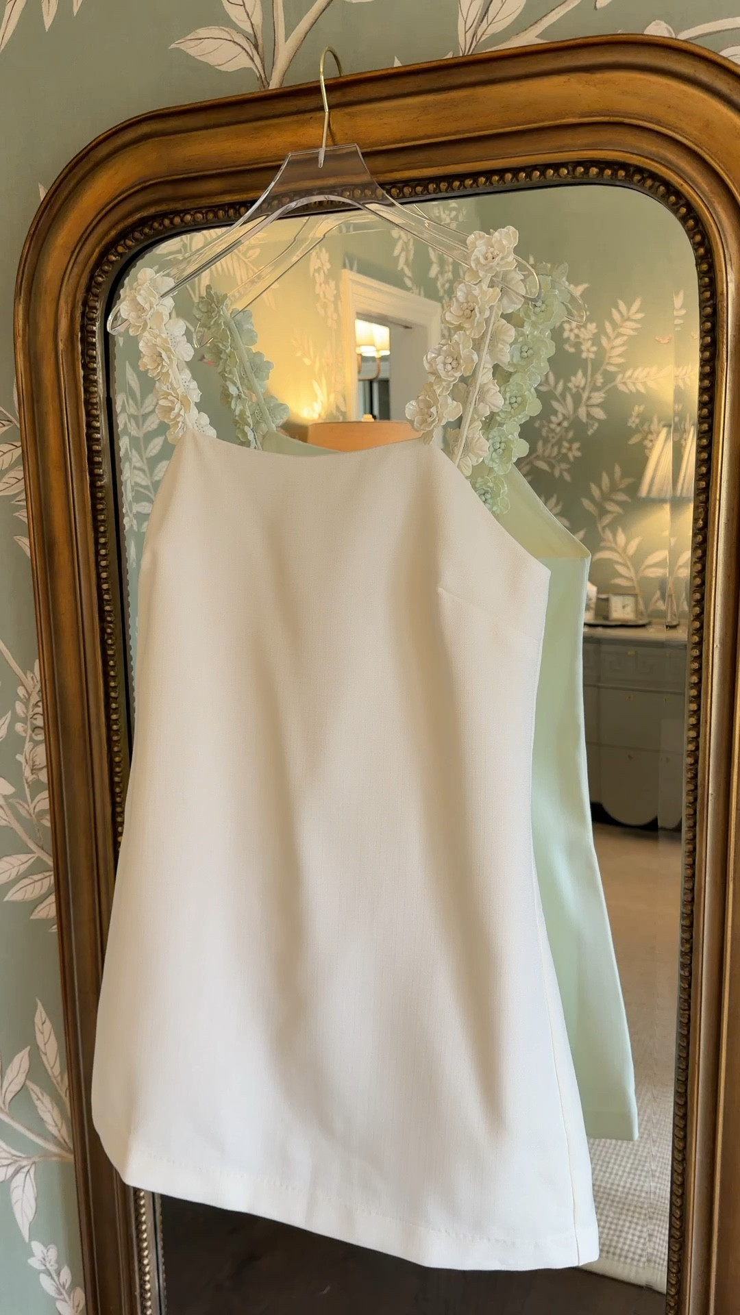 Little white dress with the cutest floral details! 