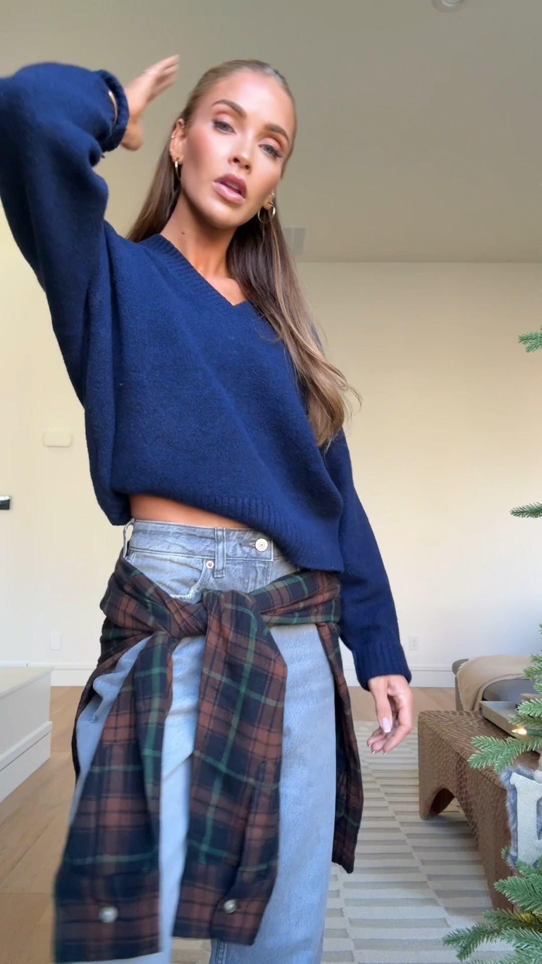 Kind of loving that flannel is back 👏🏻

Jeans are on sale!!! 