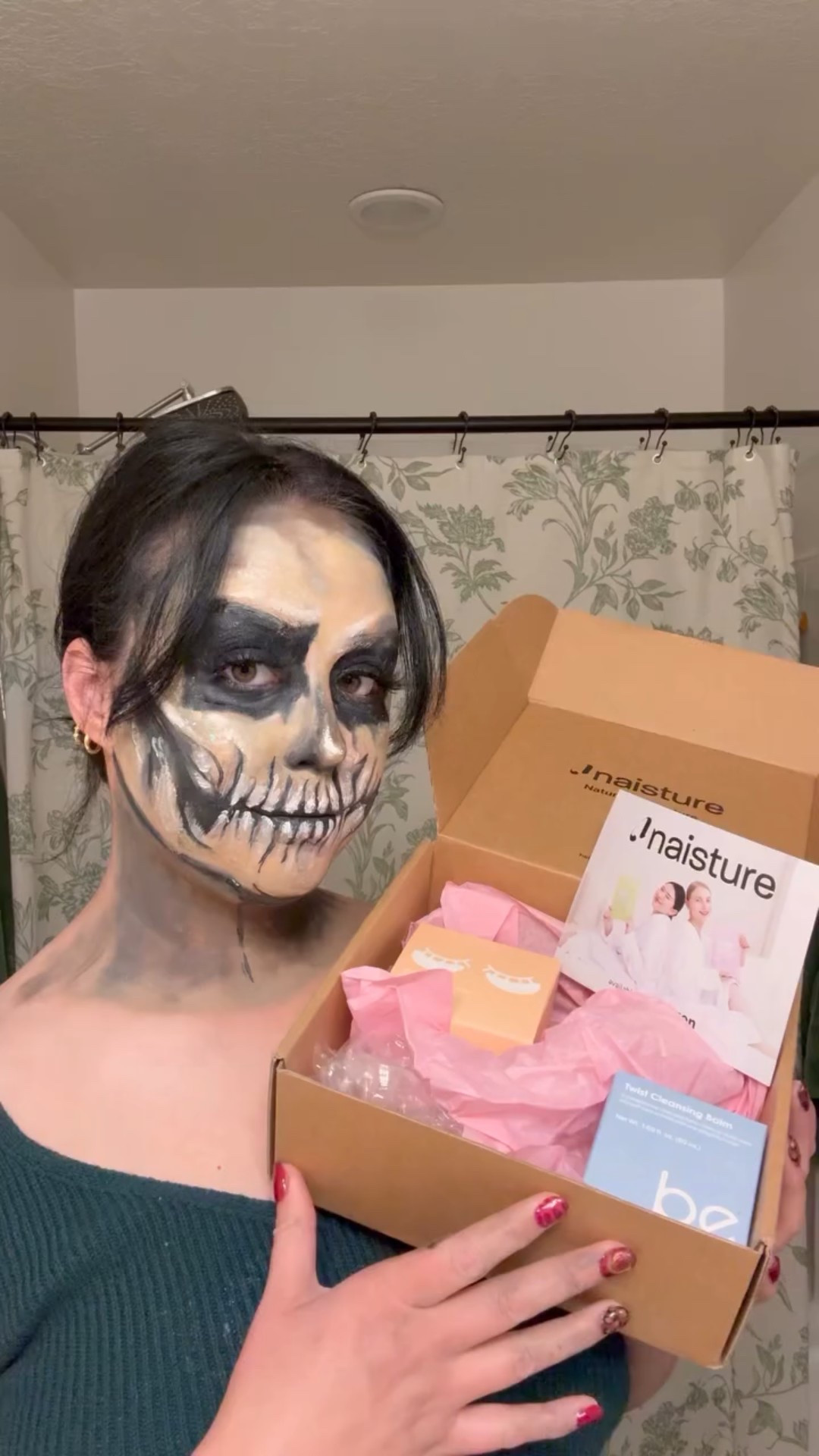 PR | makeup removal moment with @naisture 🤭

using the be bare twist cleansing balm to remove this look!! 💀🩵🤭 made with shea butter, sweet almond oil & vitamin e it removed my makeup like a dream!

to make the perfect makeup removal moment into a spa night I used the collagen nourishing eye patches !! made with collagen, retinol & peptides. They were so lightweight, hydrating & made for the perfect night. 🧡

I ended up relaxing afterwords and read my book. A perfect way to unwind before bed. ✨ you find everything used on Amazon & naisture.com @getnaisture @getnaisture 

#naisture #bebarebynaisture #twistcleansingbalm #collageneyepatch #spaathome #naisturepartner #gifted

🩵 thank you naisture for sending these over 🧡