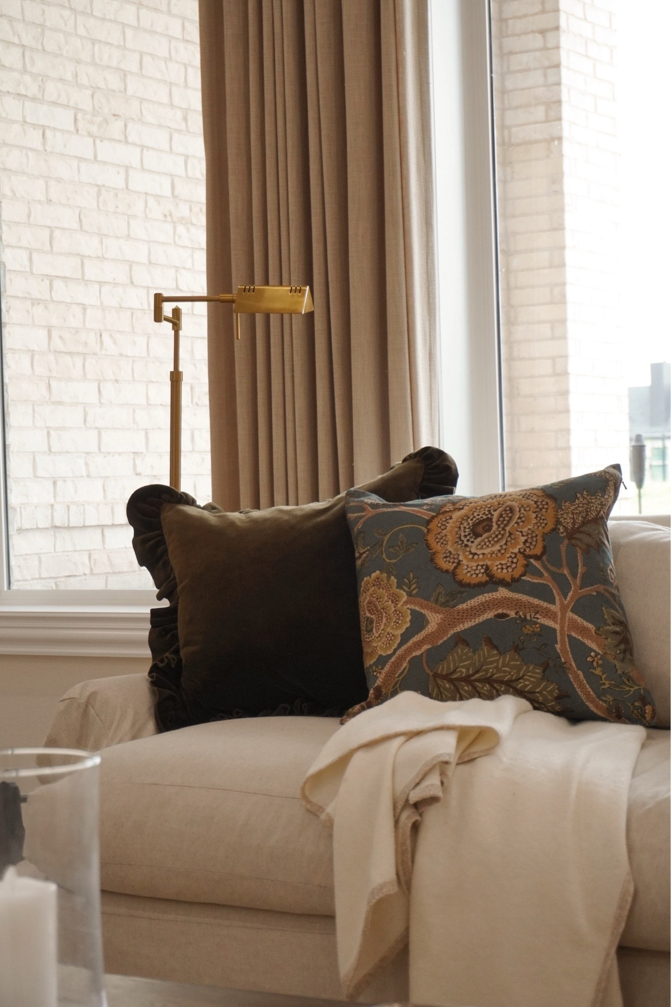 Pillow styling inspo!

fall pillow styling, fall pillows, fall living room inspo

#LTKSeasonal #LTKHome