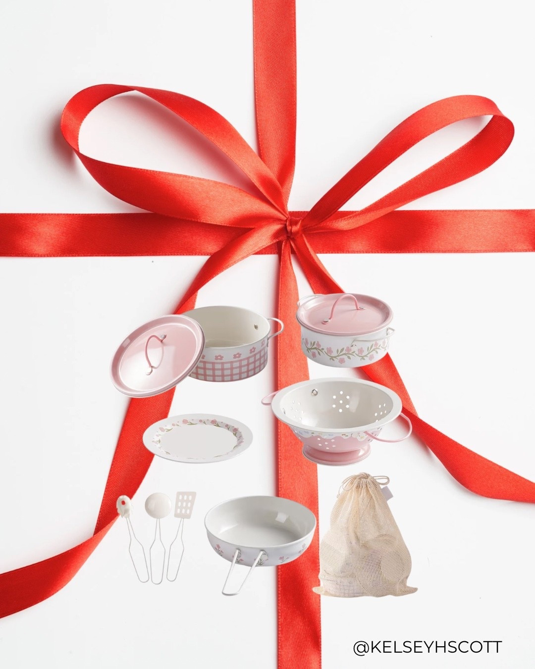 How cute is this pot/pan set?! Perfect for a little girls play kitchen!!

#LTKFindsUnder50 #LTKGiftGuide #LTKKids