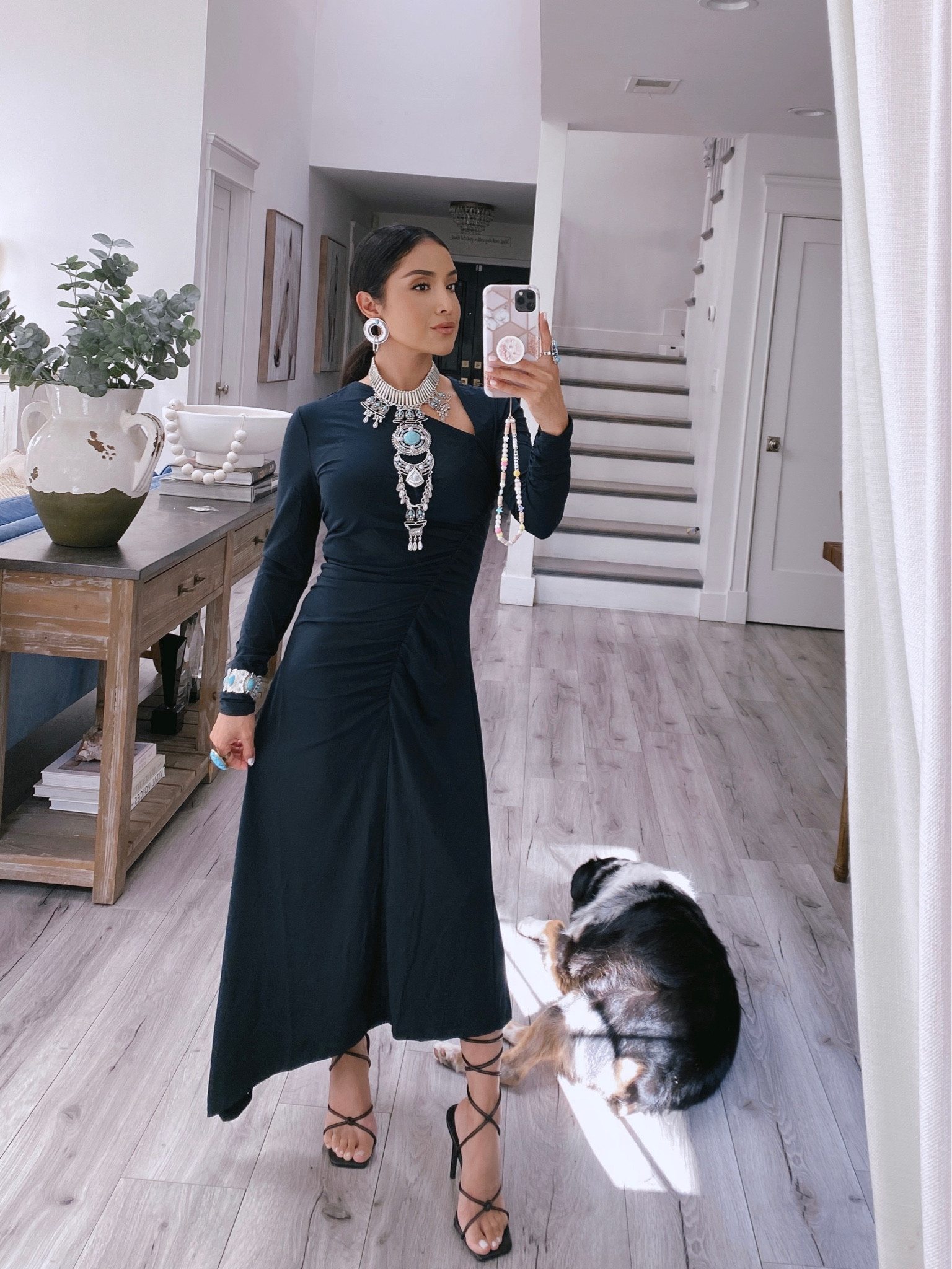 Loving an all black look with silver and turquoise jewelry! 🖤☕️

This entire look is under $100