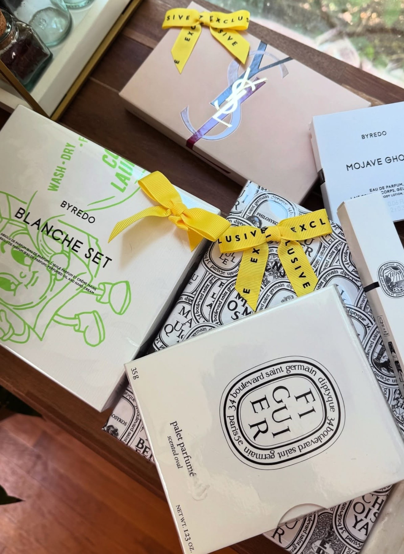 #nordstromanniversarysale Haul!

🛍️ The Anniversary Sale might be over… but the value on these Nordstrom exclusives is still unreal.

Case in point: the Diptyque Orpheon Set. It’s a luxe duo you can’t get anywhere else. If you’ve ever wanted to add Orpheon to your collection (or gift it to someone who deserves main character energy in scent form), this is the moment.

These sets won’t be restocked once they’re gone, and the savings make them one of the smartest fragrance buys right now.

Shop my picks before they sell out → link in bio

#NordstromExclusives #DiptyqueOrpheon #PerfumeTok #FragranceTok #LuxuryFragrance #PerfumeLovers #NordstromBeauty #FacelessCreator #ScentsWithJasmine #FragranceCollection #PerfumeAddict @nordstrom

#LTKSeasonal #LTKBeauty #LTKautumn