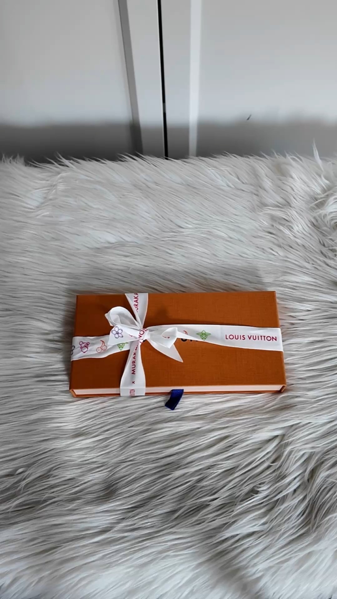 Here is the other #LouisVuitton x #TakashiMurakami Chapter 2 Cherry Blossom Collection piece I purchased. I bought this bandeau because they can be used in multiple ways - as a scarf, as a hair accessory, as decor for your handbags and more. Do you own a bandeau? If so, what’s your favorite way to use them? Let me know in the comments.

#DomesticatedMe
————————
Aquí está la otra pieza de la colección Louis Vuitton x Takashi Murakami Capítulo 2 Cherry Blossom que compré. Compré este bandeau porque se puede usar de muchas maneras: como bufanda, como accesorio para el cabello, como decoración para tus bolsos y más. ¿Tienen un bandeau? Si es así, ¿cuál es su forma favorita de usarlo? Cuéntenmelo en los comentarios.

#LVxMurakami #LouisVuittonUnboxing #LVAccessories #LuxuryFashion #UnboxingReel #FashionReels #TrendingNow #UnboxWithMe #LVLimitedEdition