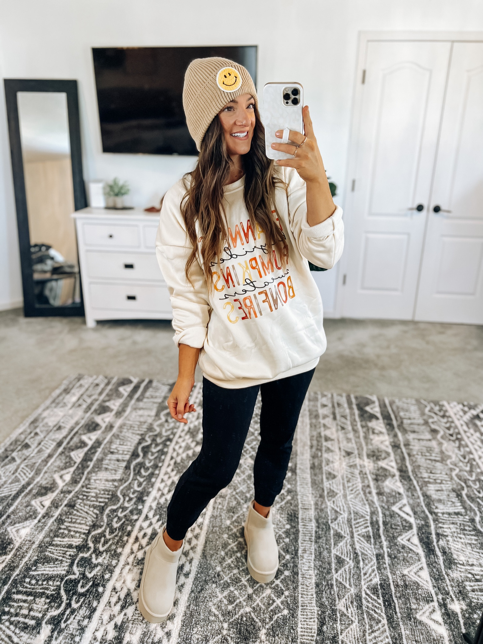 Cutest casual cozy Fall outfit! I sized up to the large for an oversized fit! 

#LTKstyletip #LTKSeasonal #LTKfindsunder50