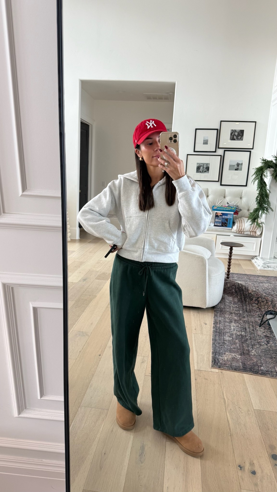 Comfy holiday outfit ♥️ these green sweatpants from @target are perfect for Christmas!! 

@targetfashion @aritzia 

#LTKFindsUnder50 #LTKHoliday #LTKSeasonal