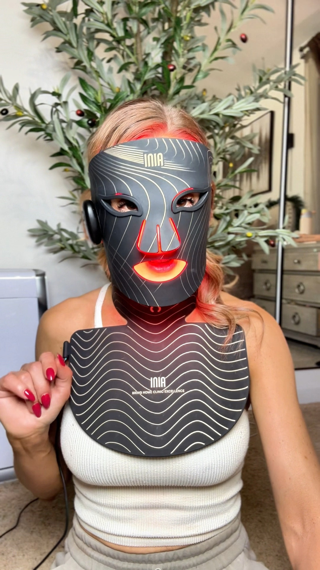 If your skincare routine only treats your face, you’re leaving results on the table. The INIA Original Red Light Mask + Neck & Chest Mask bundle gives you full anti-aging coverage from face to chest using 4-in-1 LED light therapy — red, blue, purple, and amber. This combination helps boost collagen, smooth fine lines, improve skin tone, calm inflammation, and create a more youthful, brighter complexion where aging shows the fastest: the neck and chest.

This is one of the best Christmas gift ideas for women over 40, a thoughtful gift for mom, gift for your wife, or even a luxury self-care gift that actually gets used. The face mask is hands-free and wireless, and the neck and chest mask helps reverse years of sun damage and crepey skin.

The bundle deal makes it an incredible value, and it sells out fast — grab it now before it’s gone again. 🎁✨ 

#redlighttherapy
#ledfacemask
#antiagingskincare
#skincareover40
#christmasgiftideas
#skincaredevices
#neckandchestcare
#collagenboost
#beautytech
#giftideasforher