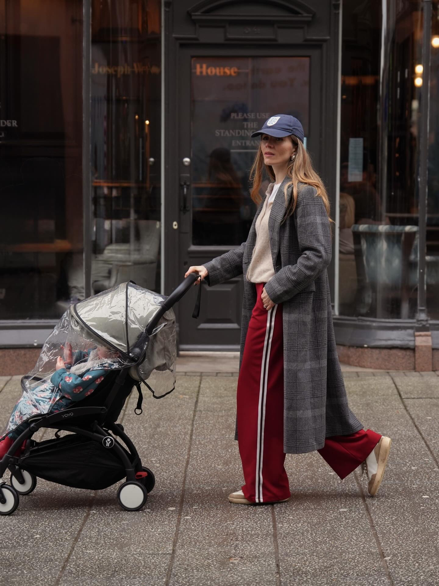 City strolls with the most practical YOYO
@stokkebaby 
Easiest way to move around
with little Joseph while patiently waking for spring ☀️🫶
