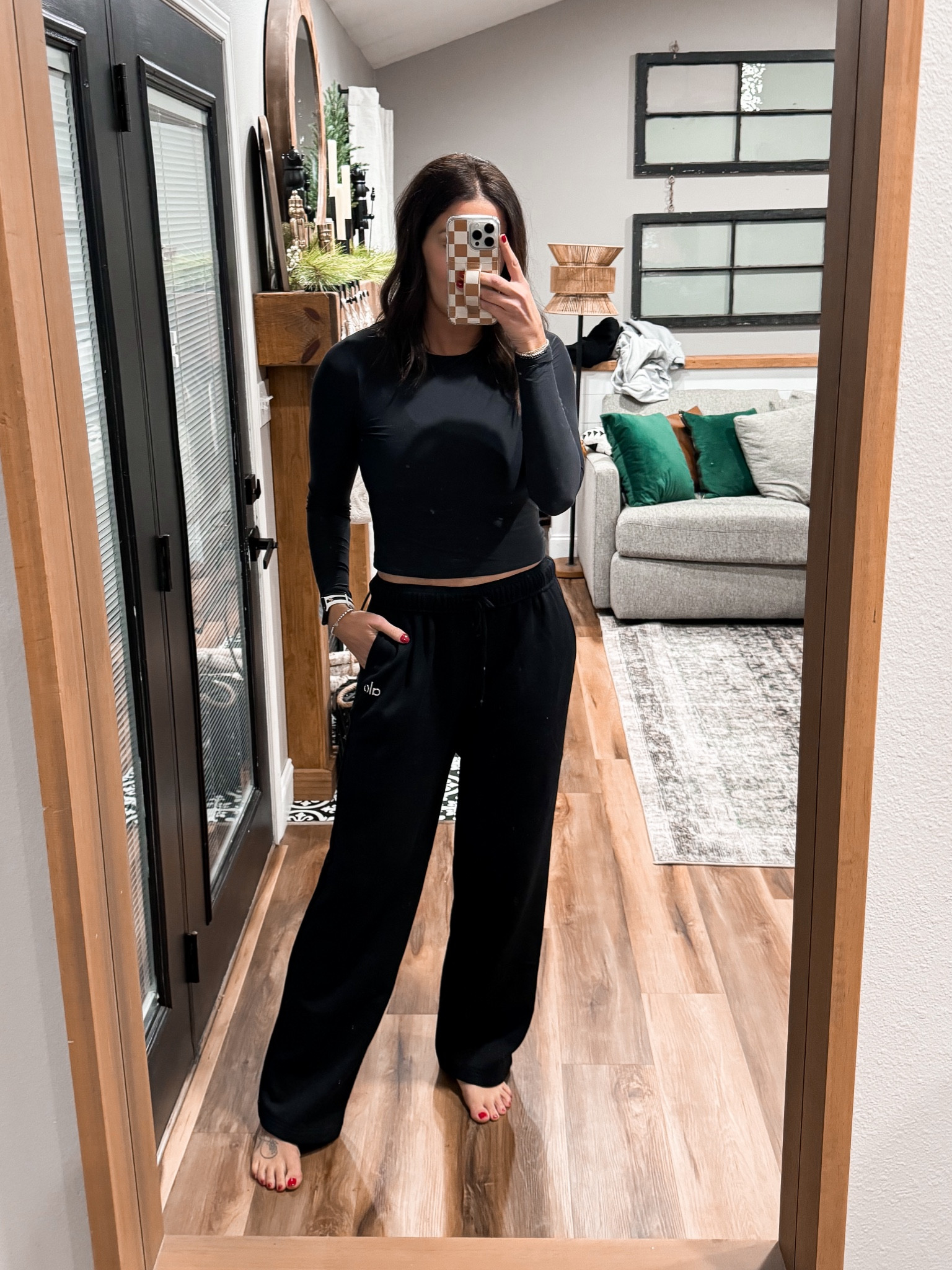 Top-medium
Sweatpants-small


#LTKCyberWeek #LTKstyletip #LTKsalealert