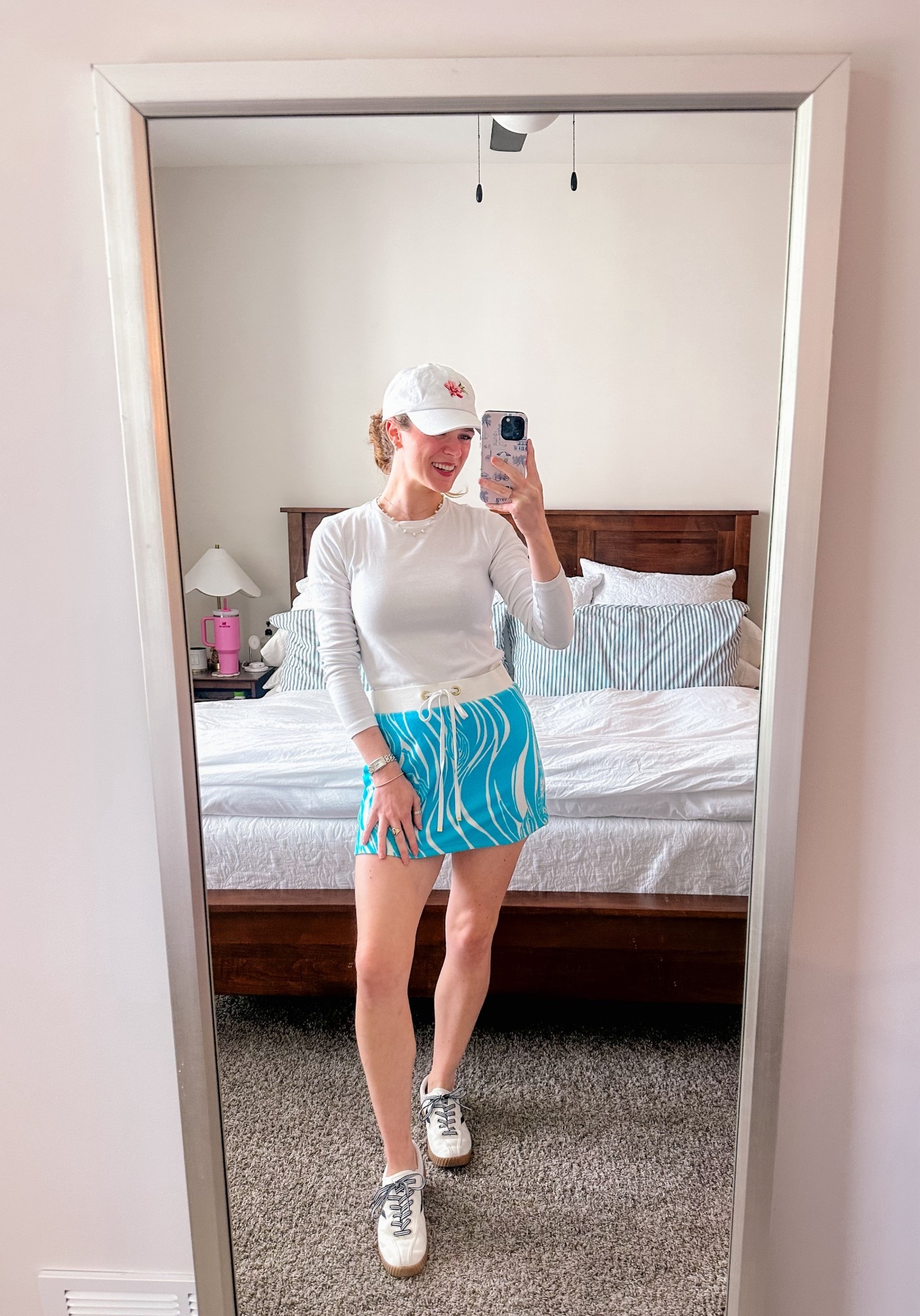 Monday OOTD in one of my favorite Lilly skirts!! This one is so fun because it has a towel-like fabric, perfect for a hot summer day!! 