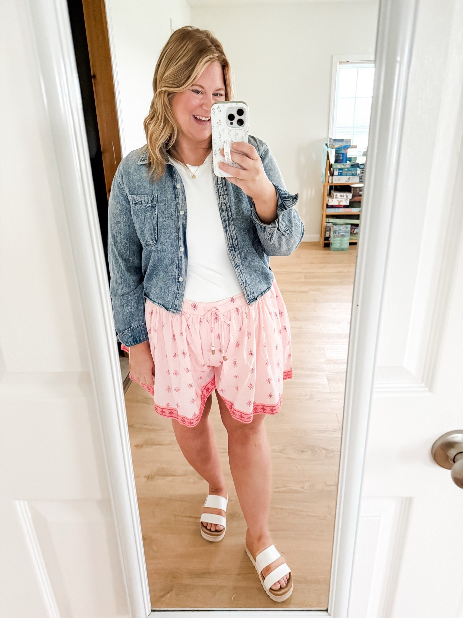 Wearing an XL in my shorts that look like a skirt and an XXl in my tee (runs small)

#LTKBump #LTKMidsize #LTKootd