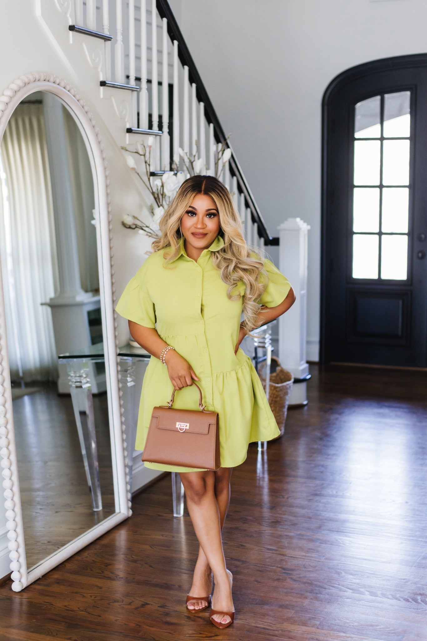 This style of dress is so flattering on all body types 💚 I love how easy and flowy it is, and it comes in multiple colors which makes it perfect for spring. Such a good throw-on-and-go piece when you still want to look put together. Wearing a size small.

spring dress // flowy dress // flattering fit // everyday outfit idea // easy spring outfit // casual chic look // spring fashion finds // comfortable style