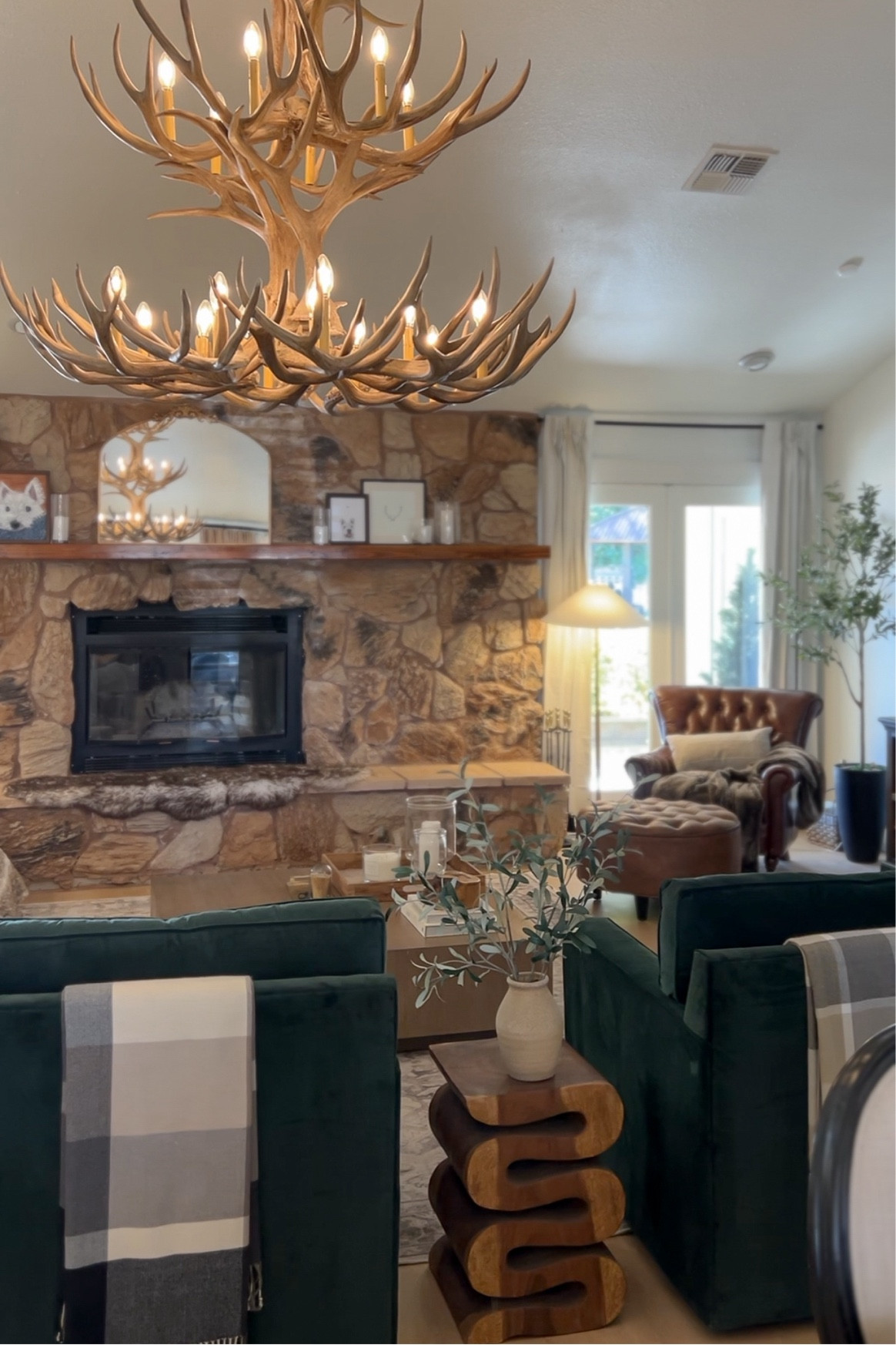 Welcome to the antler lodge ✨🦌

#LTKSeasonal #LTKstyletip #LTKhome