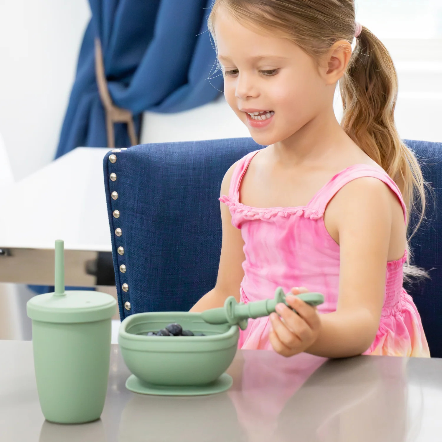 11 oz. Silicone Suction Bowl with Press In Lid | Re-Play