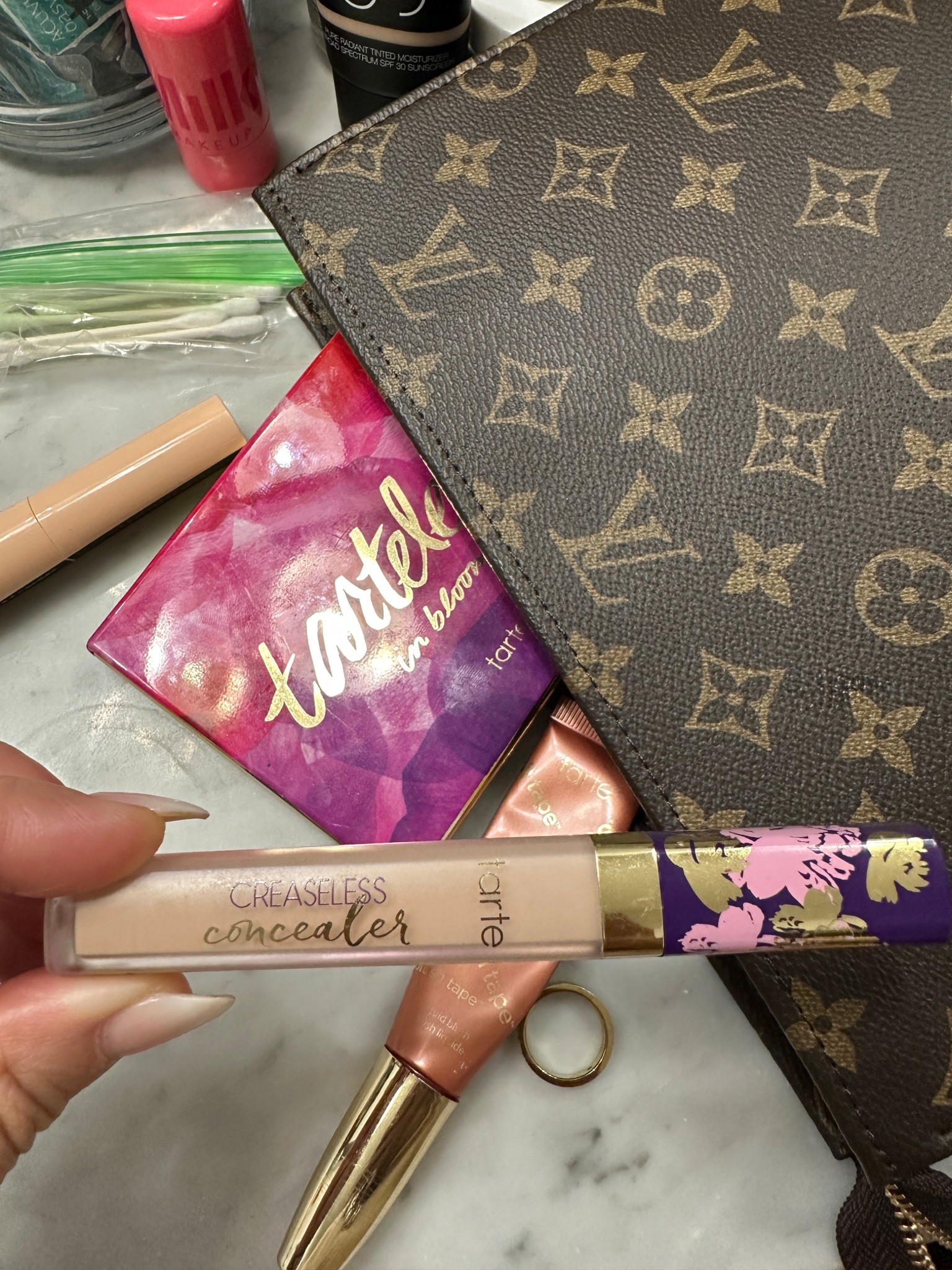 My favorite clean makeup brand is on sale! I’ve tried so many others, but I always end up coming back to this one. The concealer is seriously my everyday must-have— never creases or gets cakey Use promo CYBER for 40% off 

#LTKSaleAlert #LTKBeauty #LTKStyleTip