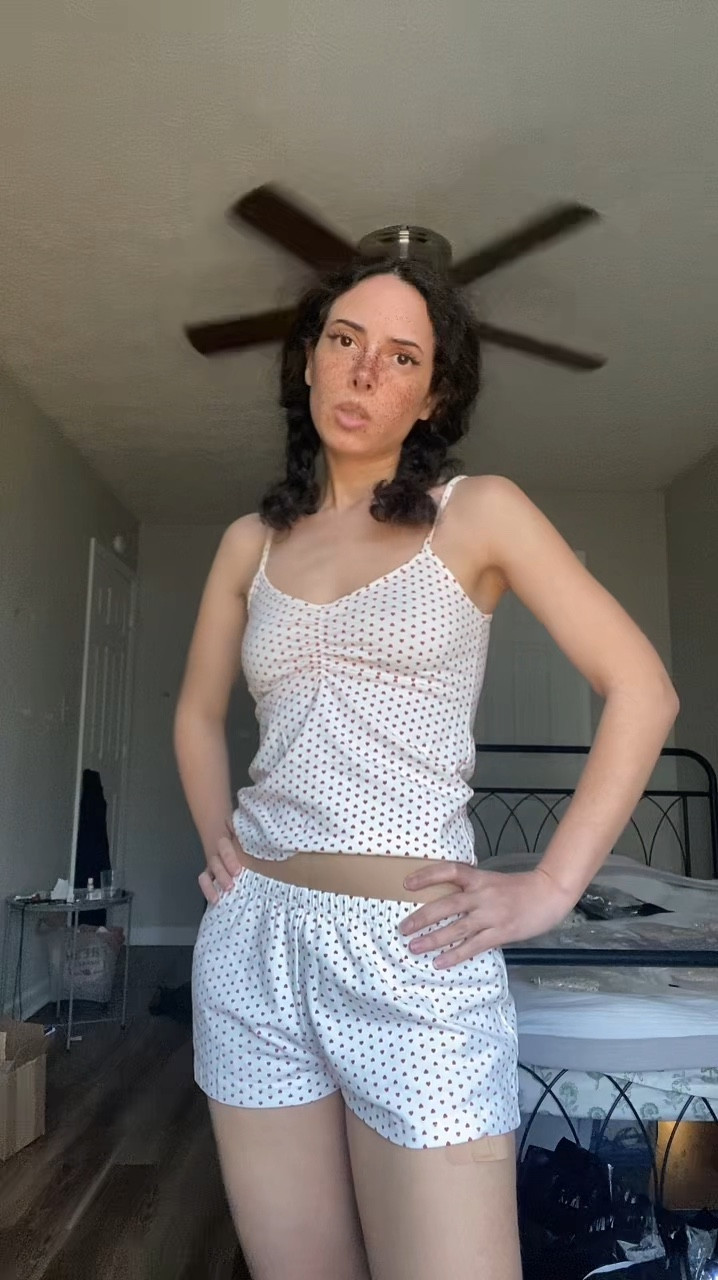 Was it crispy? 🤔🤨🍩
(Also how cute are these pajamas for Valentine’s Dheart😍)

#LTKSeasonal #LTKPetite #LTKGiftGuide