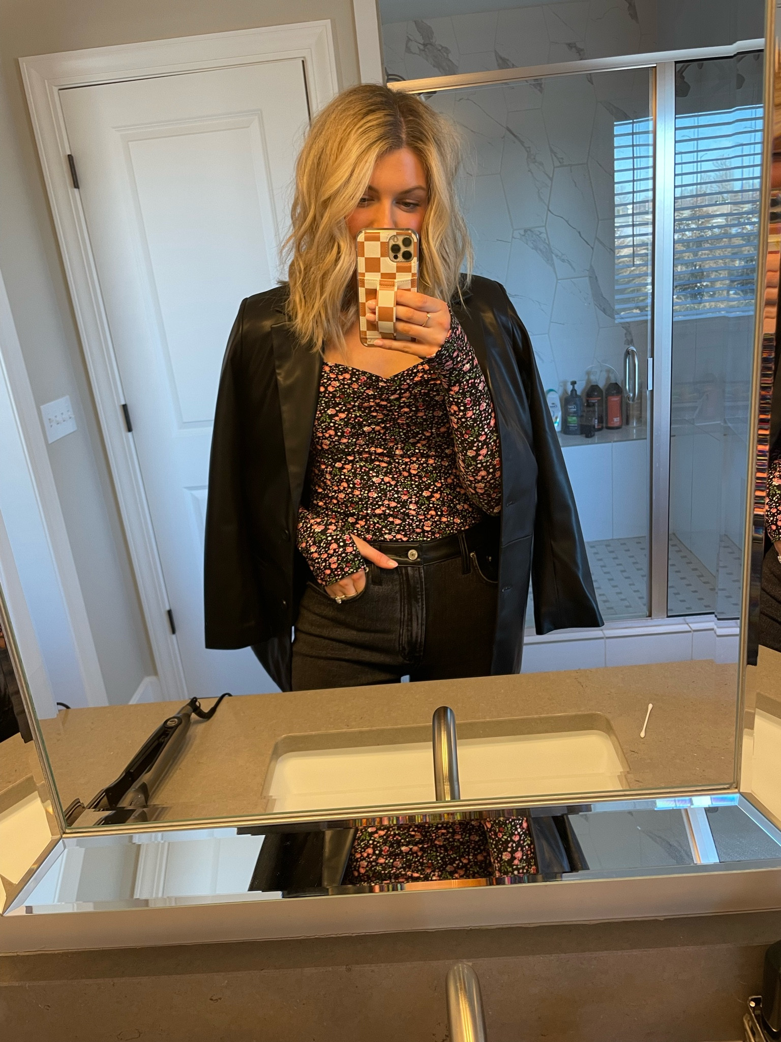 Short hair hair products. Curling iron. 

#LTKbeauty