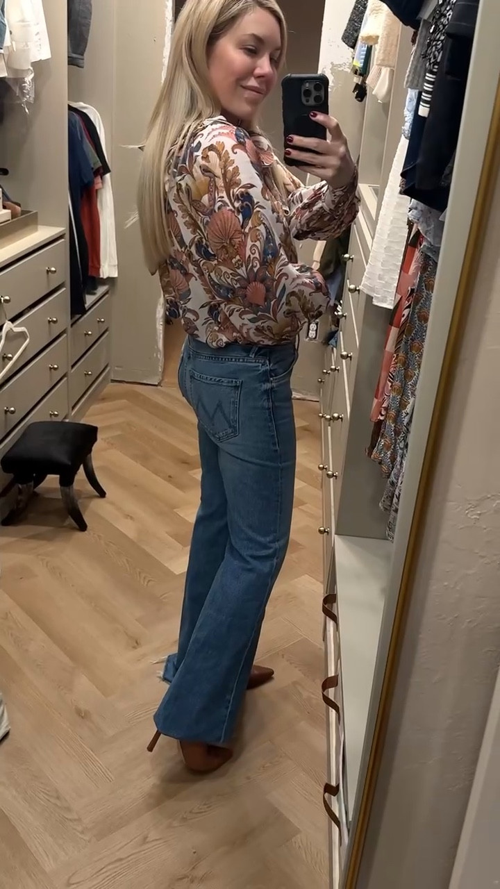 Spring outfit 
**JEANS RUN SMALL BUT HAVE A LITTLE STRETCH**
I sized down for a more loose fit - they do run on the smaller side 