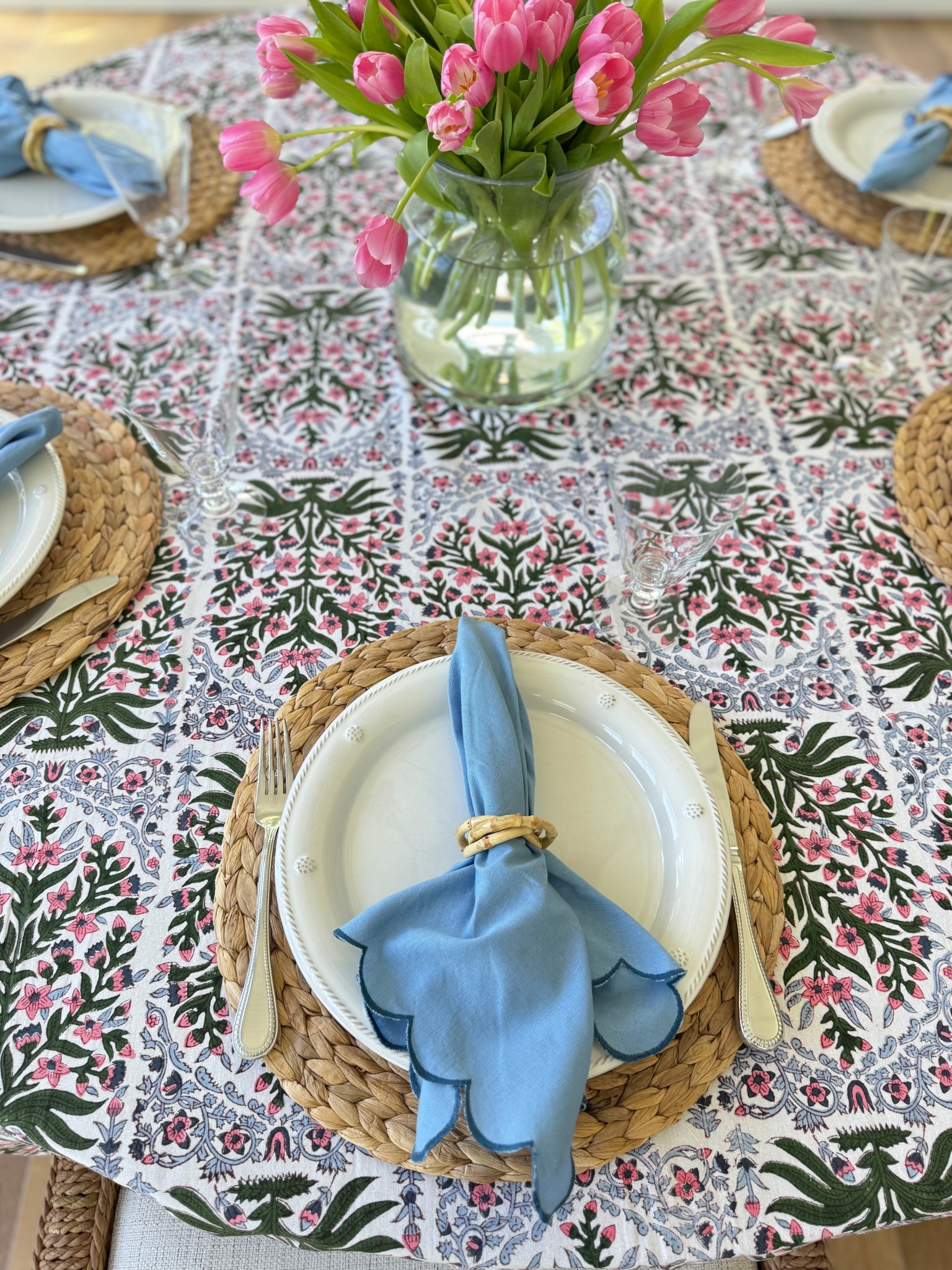 Spring entertaining, tablescape, Mother’s Day, scallop napkin, floral tablecloth, Juliska, Julia Amory

#LTKParties #LTKHome #LTKSeasonal