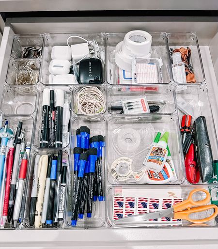 “Junk drawer” NO MORE 🚫 We don’t own junk 😉 It’s a multipurpose drawer, y’all 💫
.
.
@thecontainerstore
.
.
.
#tuesdaytransformation #transformationtuesday #junkdrawer #multipurpose #drawerorganization #drawstorage #storagespaces #getorganized #allthethings

#LTKfamily #LTKhome #LTKfindsunder50